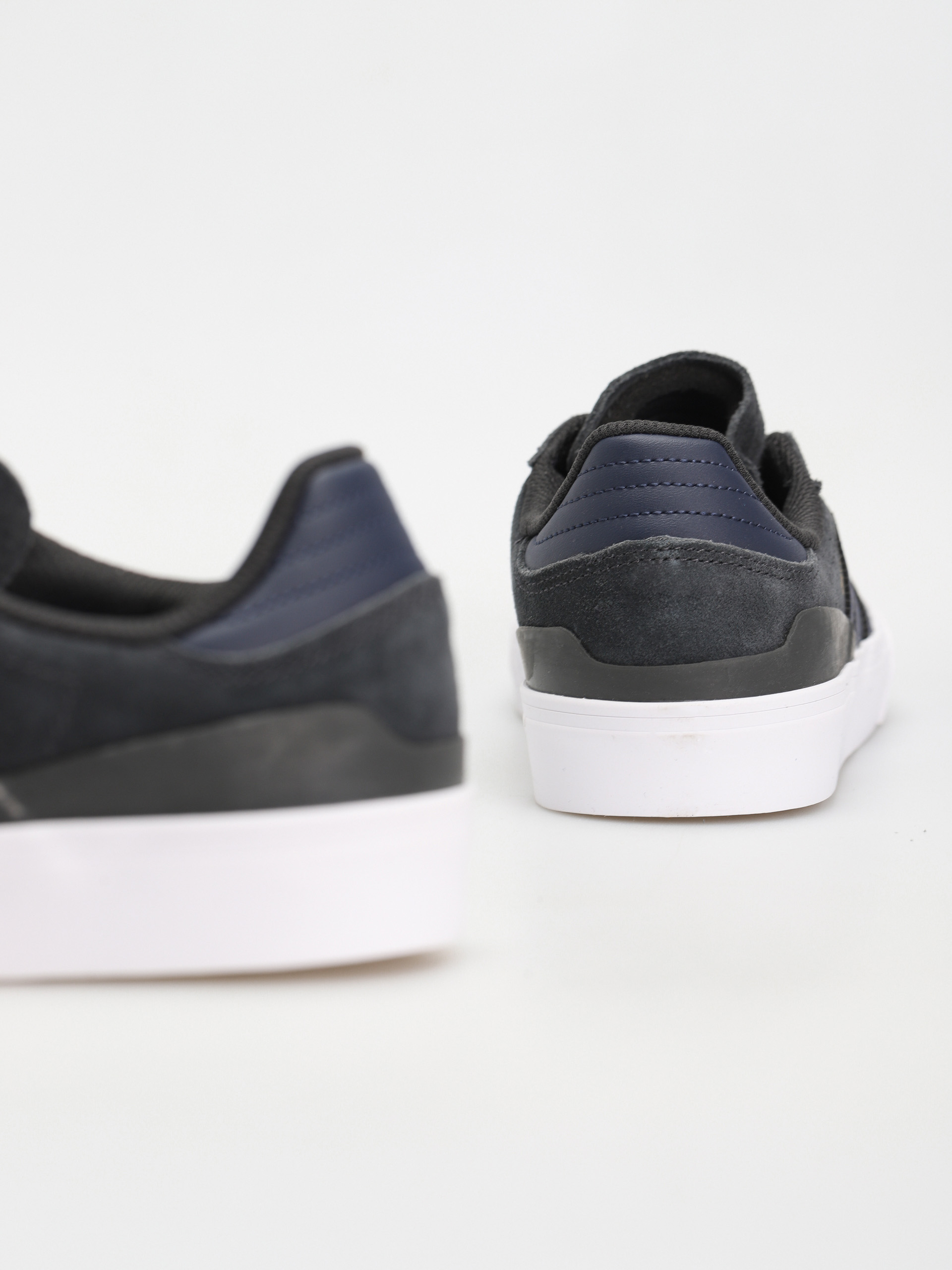 adidas Busenitz Vulc II Shoes (carbon/legink/goldmt)