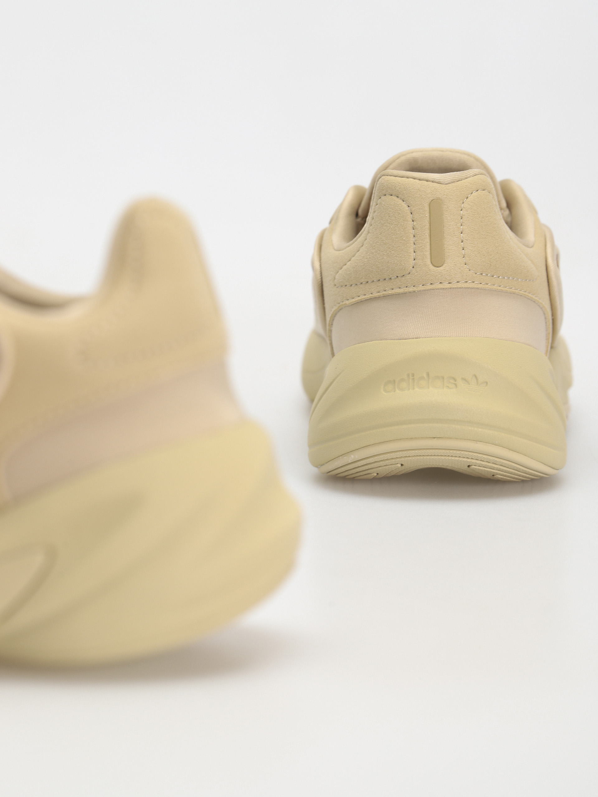 adidas Originals Ozelia Shoes (savann/savann/savann)