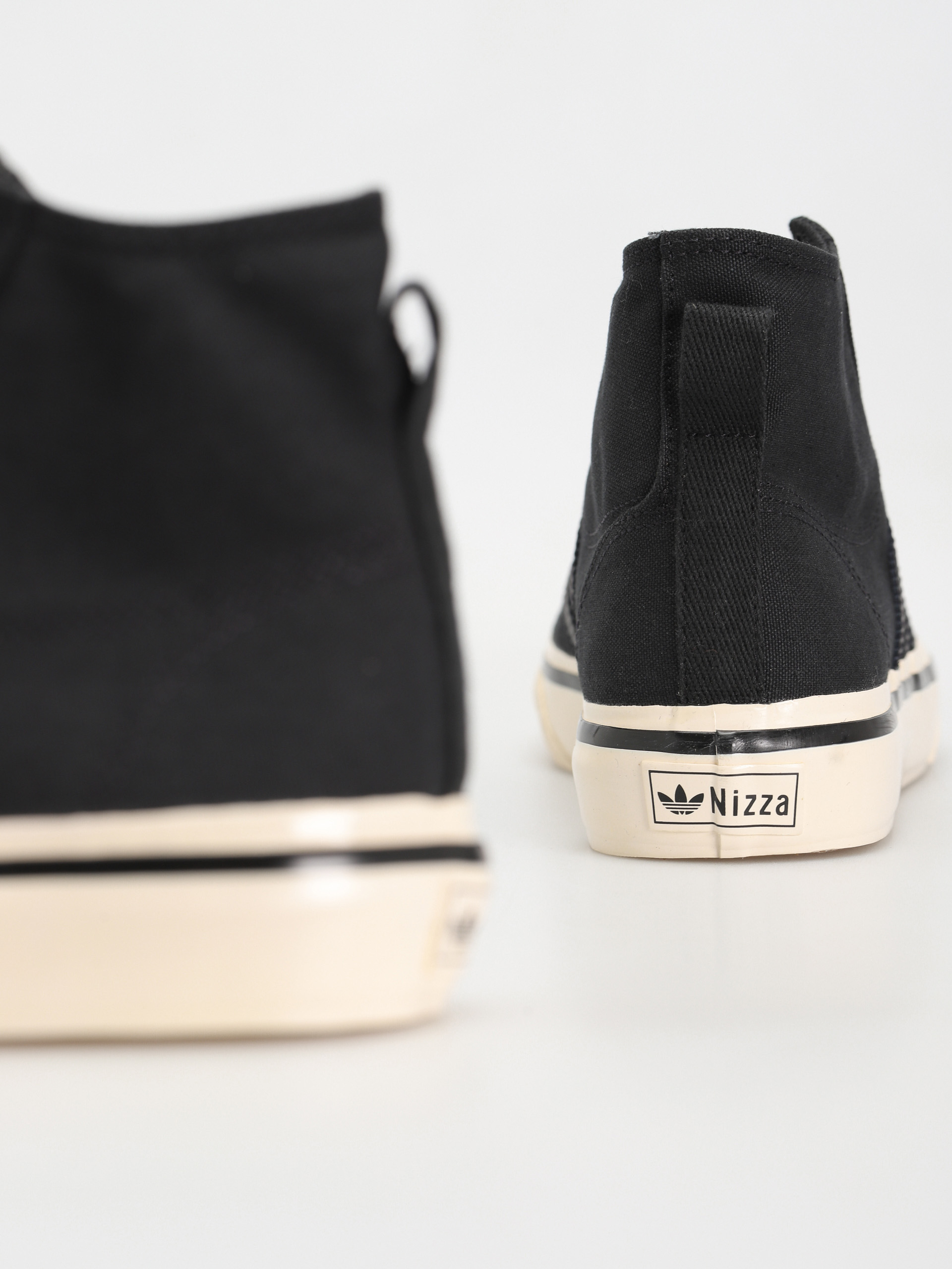 adidas Originals Nizza Hi Rf 74 Shoes (cblack/cwhite/gum3)