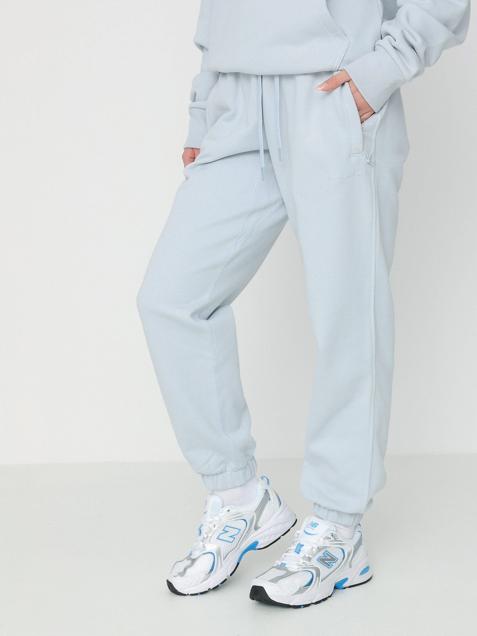 adidas Originals Pharrell Williams Basics Hose Wmn (halblu)