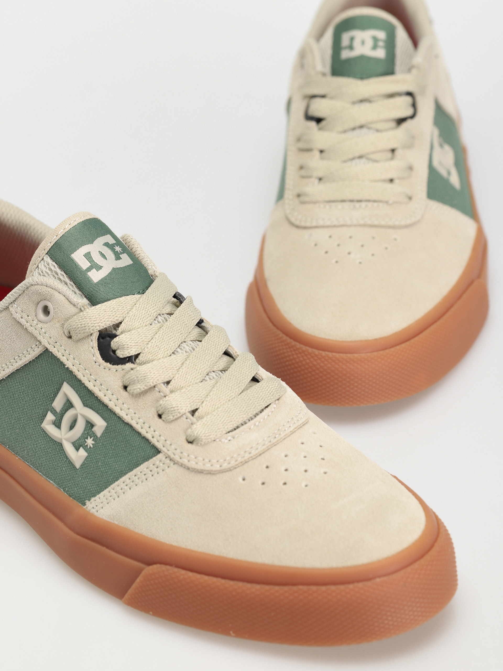 DC Teknic S Shoes (tan/green)