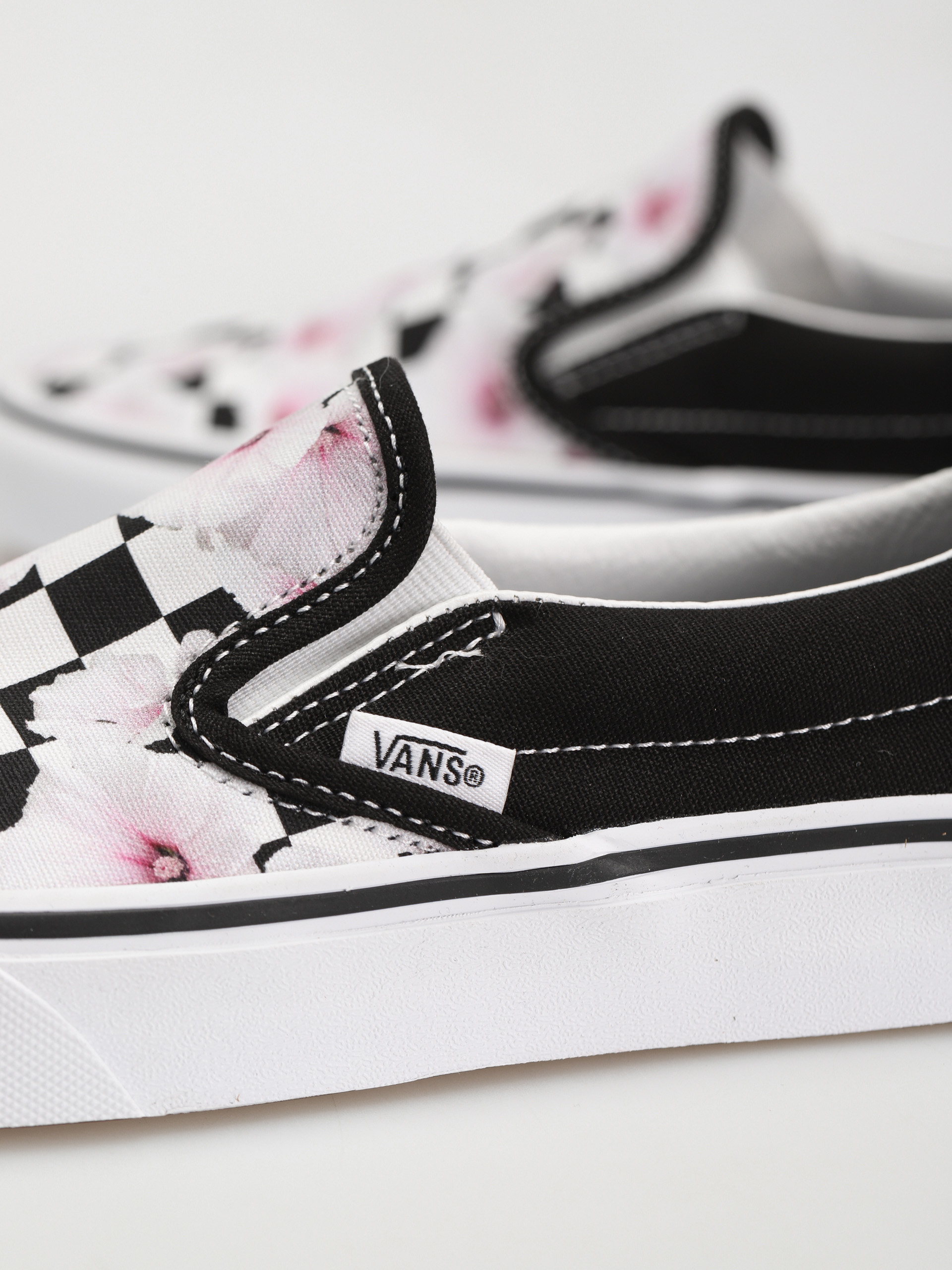 Vans Classic Slip On Shoes Wmn (hibiscus checkerboard black)