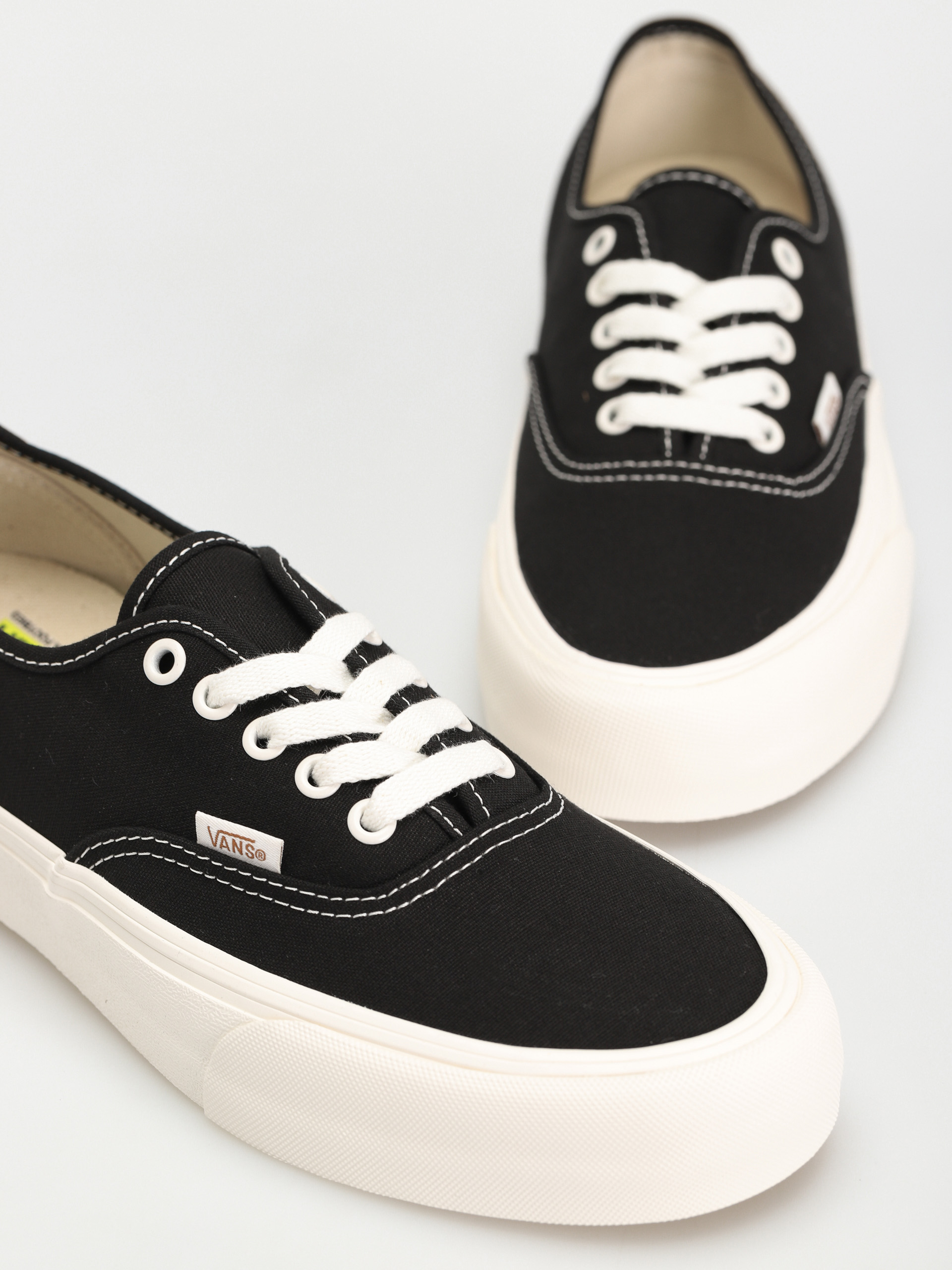 Vans Authentic VR3 Shoes (black/marshmallow)