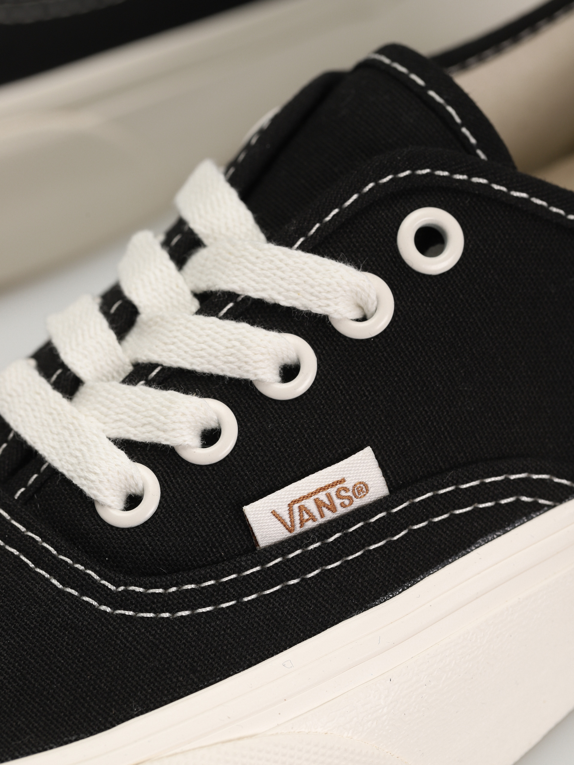 Vans Authentic VR3 Shoes (black/marshmallow)