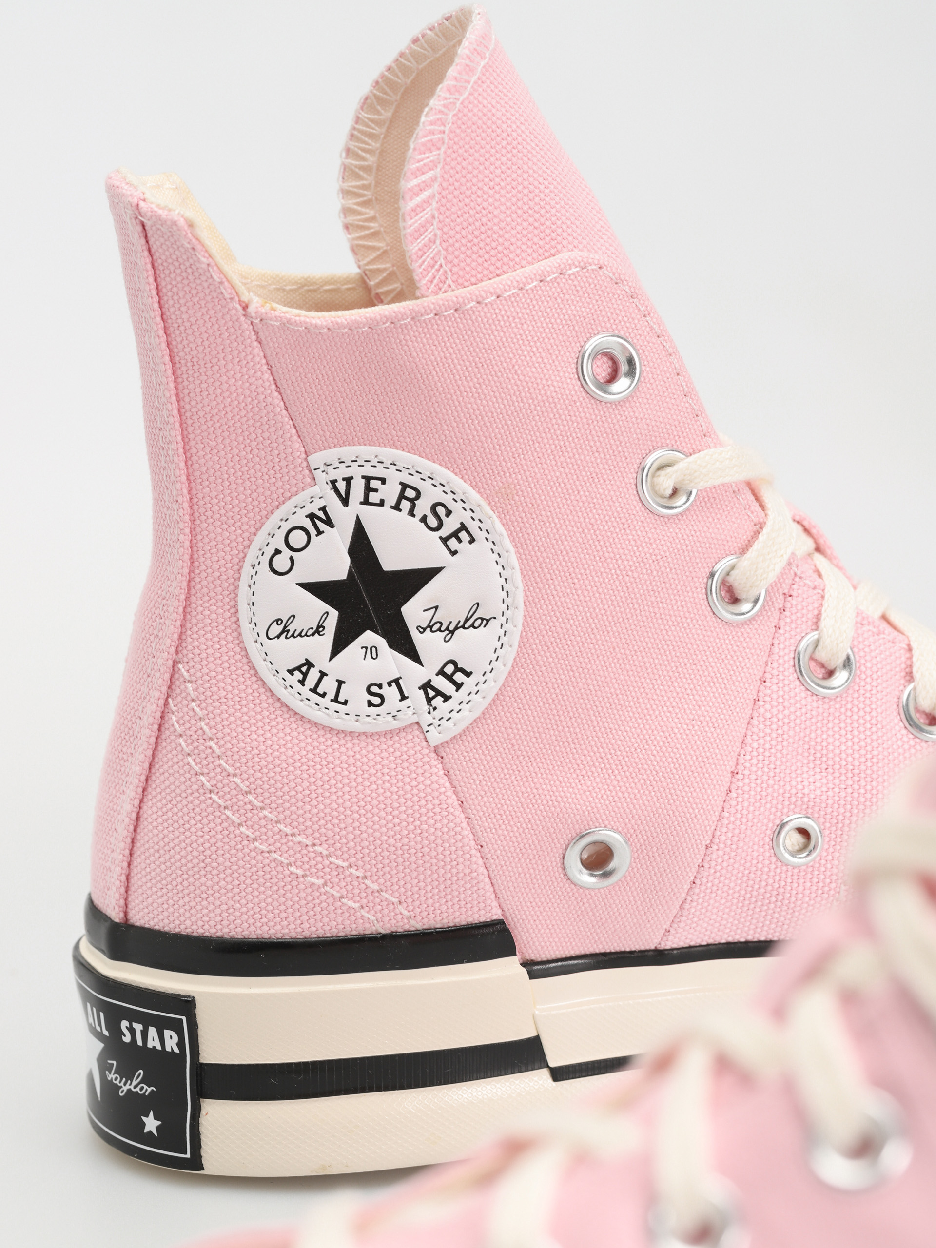 Light pink clearance chucks