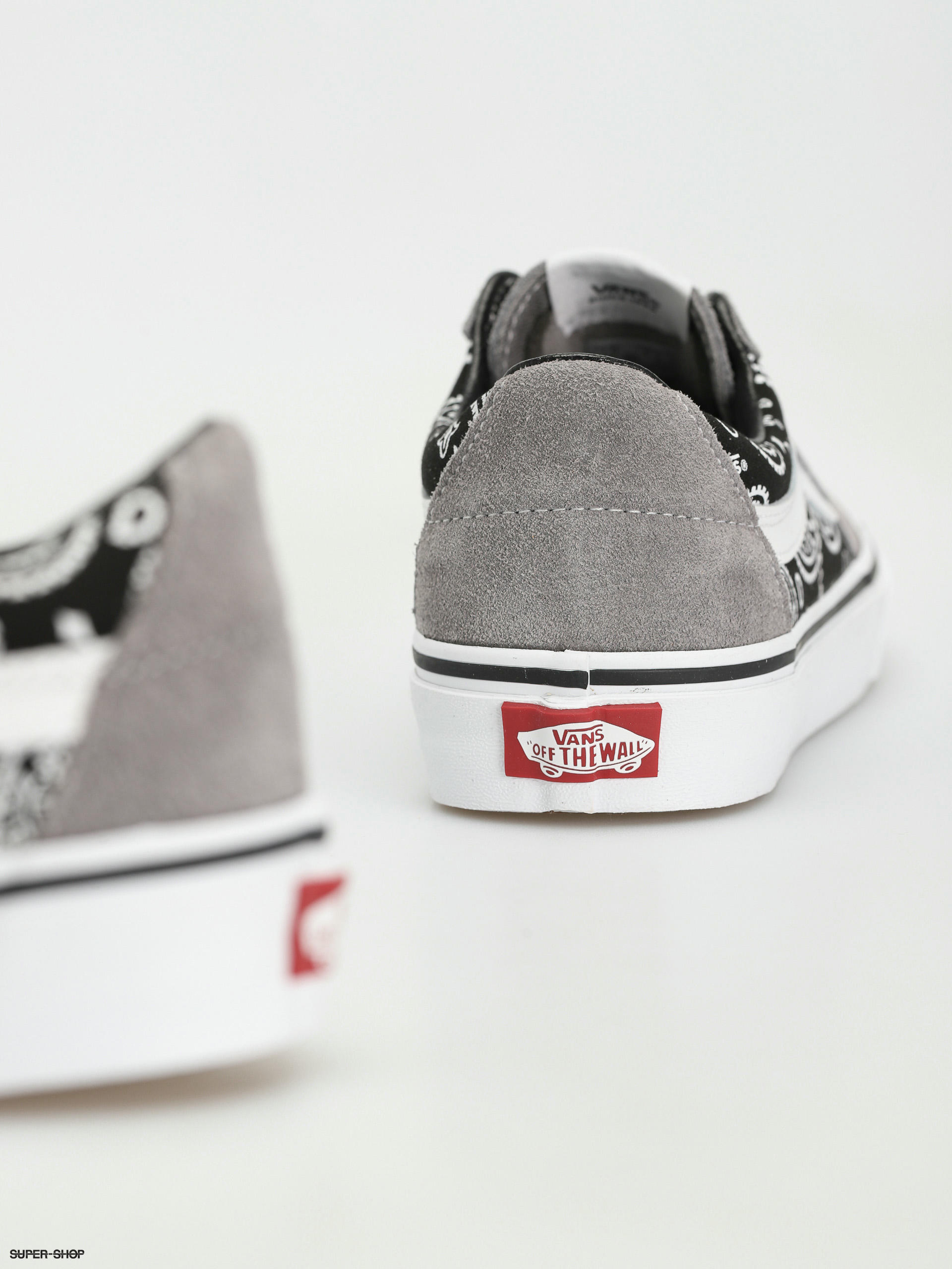 Vans Sk8 Low Shoes (paisley gray/true white)