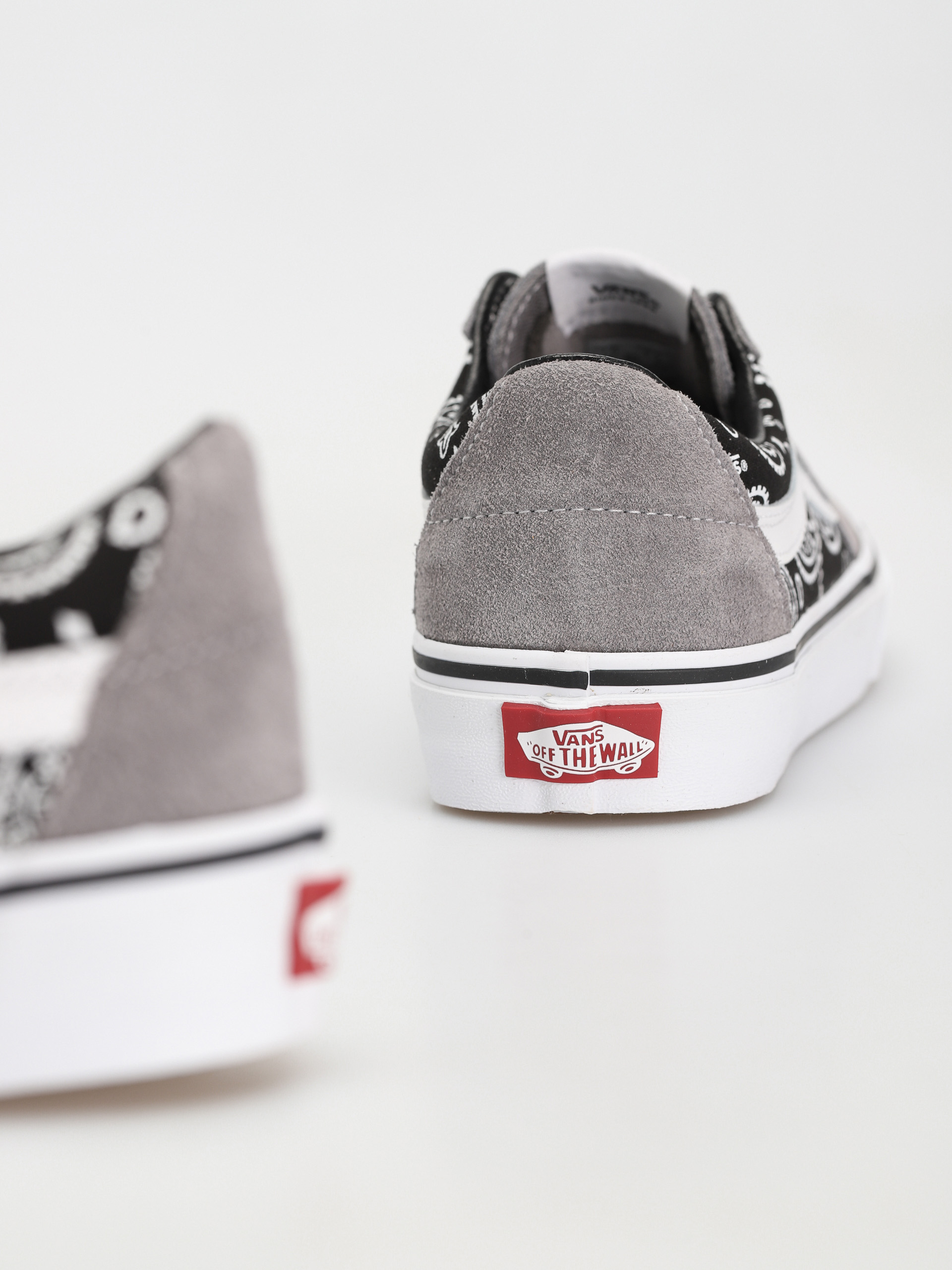 Vans Sk8 Low Shoes (paisley gray/true white)