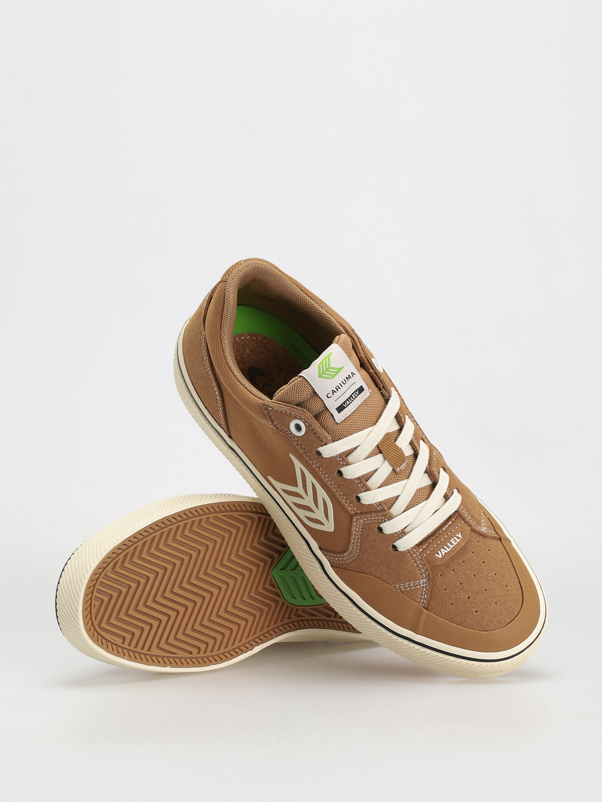 Cariuma Vallely Shoes (camel/ivory)