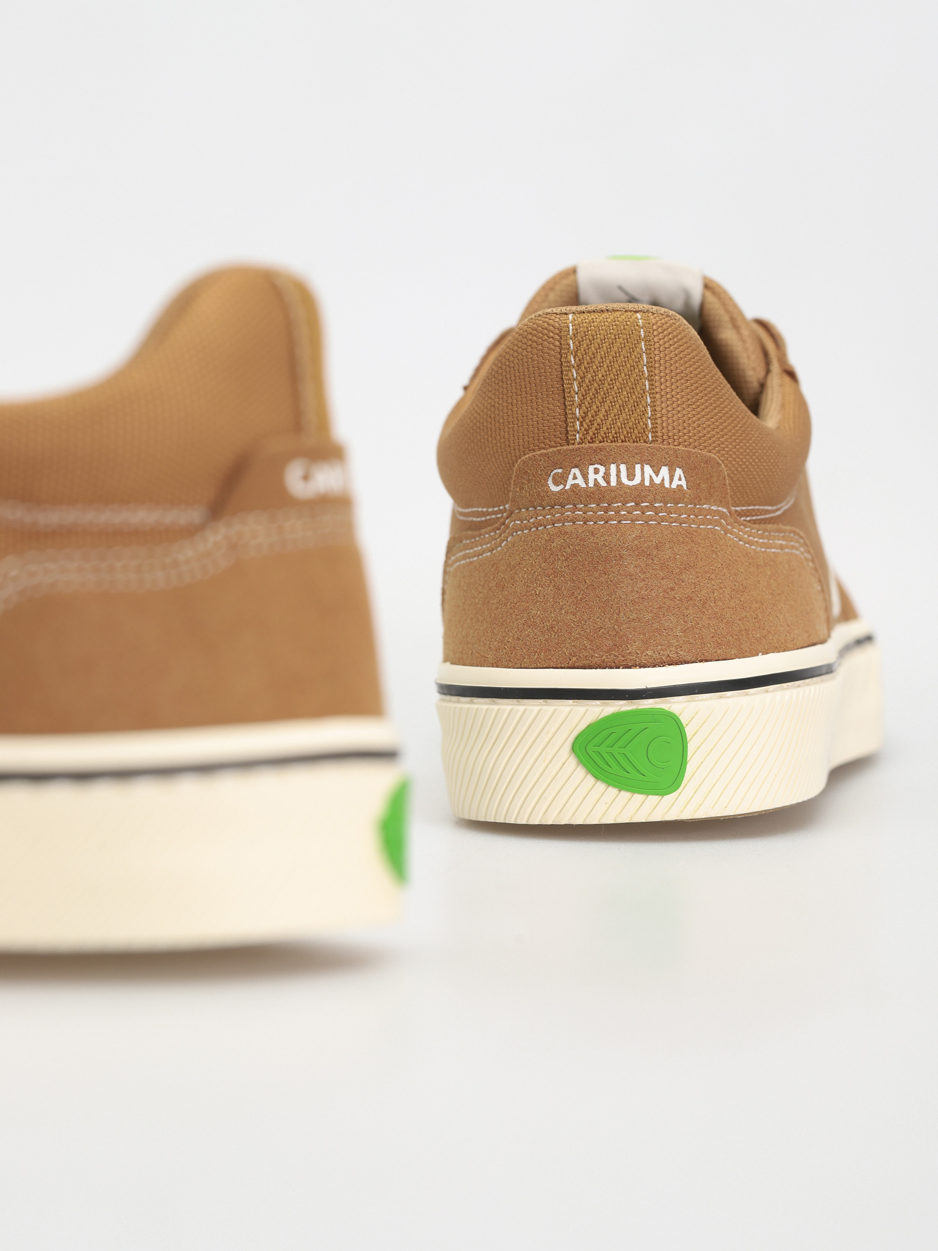 Cariuma Vallely Shoes (camel/ivory)