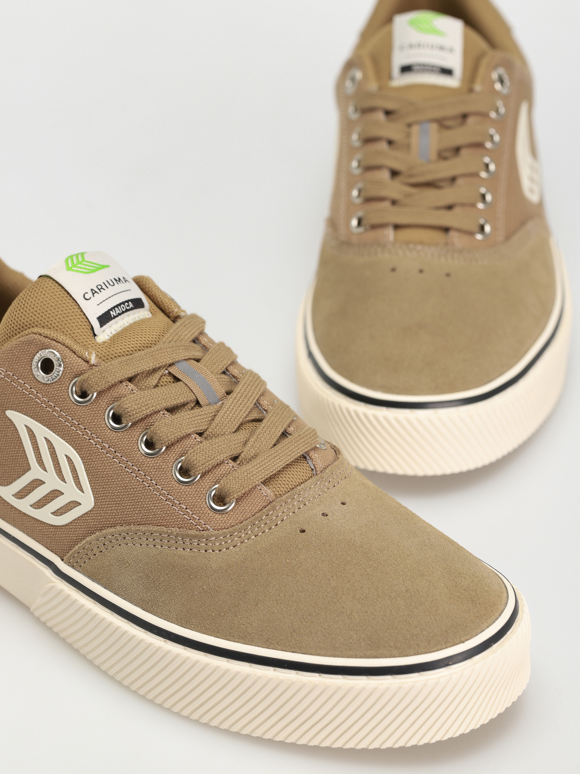 Cariuma Naioca Schuhe (sand/ivory)