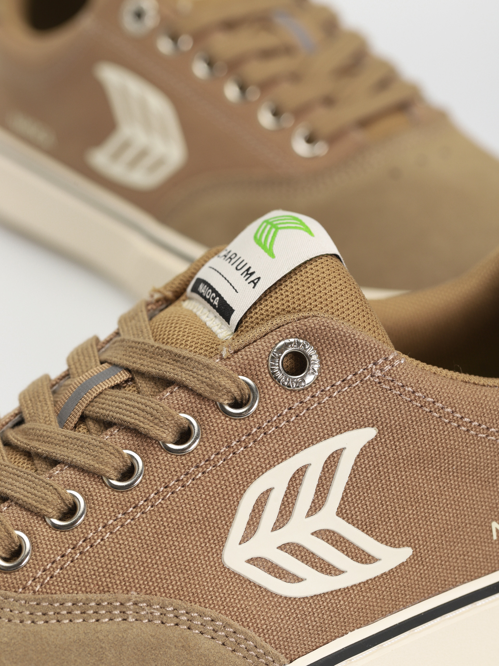 Cariuma Naioca Shoes (sand/ivory)