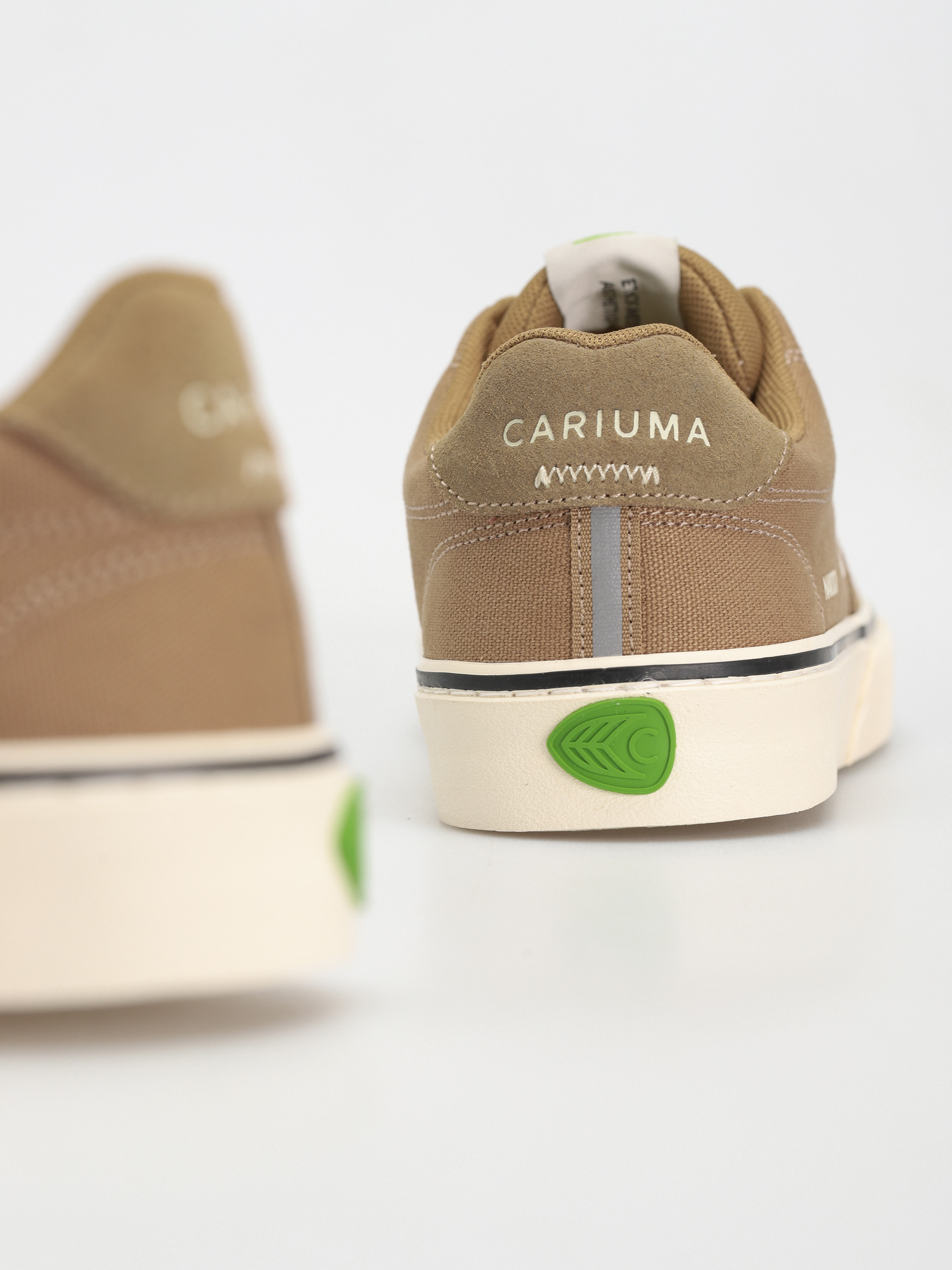 Cariuma Naioca Schuhe (sand/ivory)