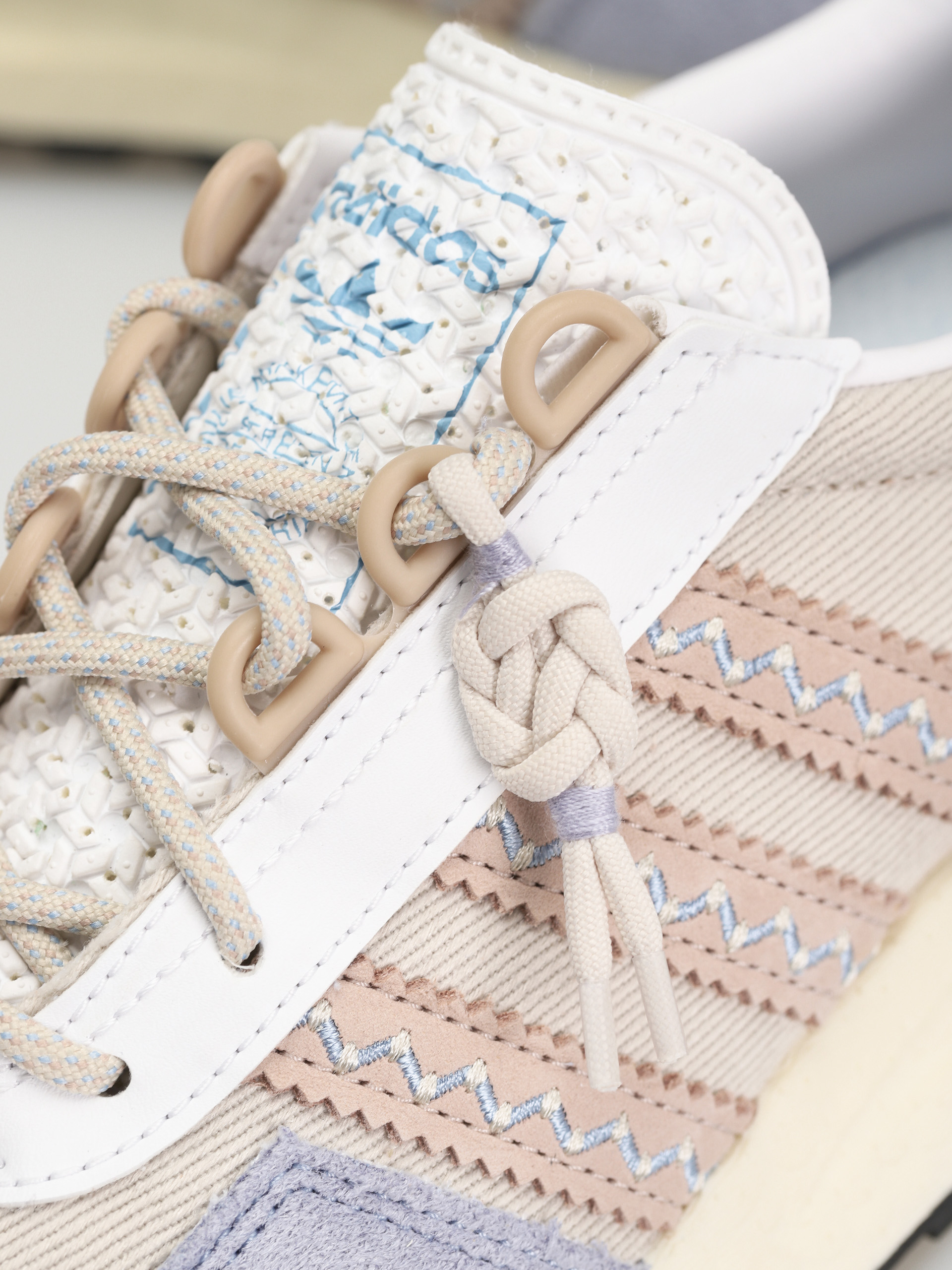 adidas Originals Retropy E5 Shoes Wmn (alumin/wontau/silvio)