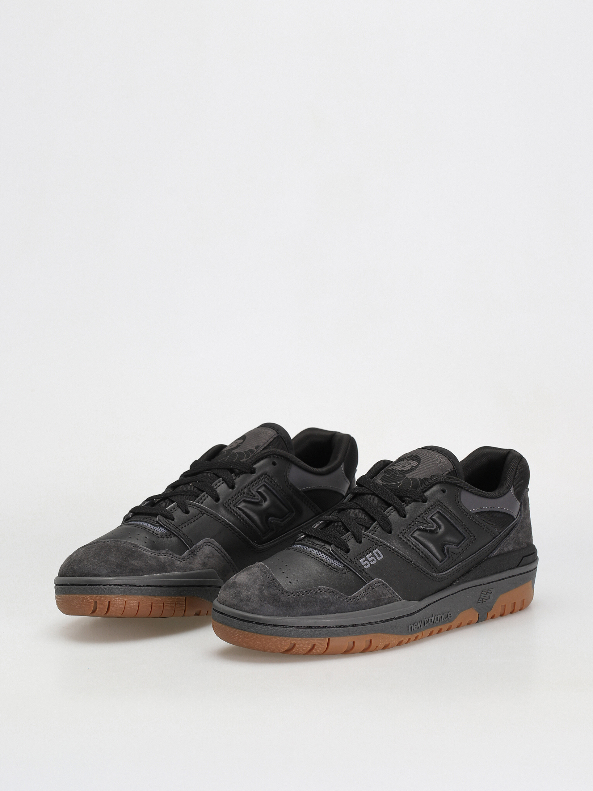 New Balance 550 Shoes (black/gum/white)