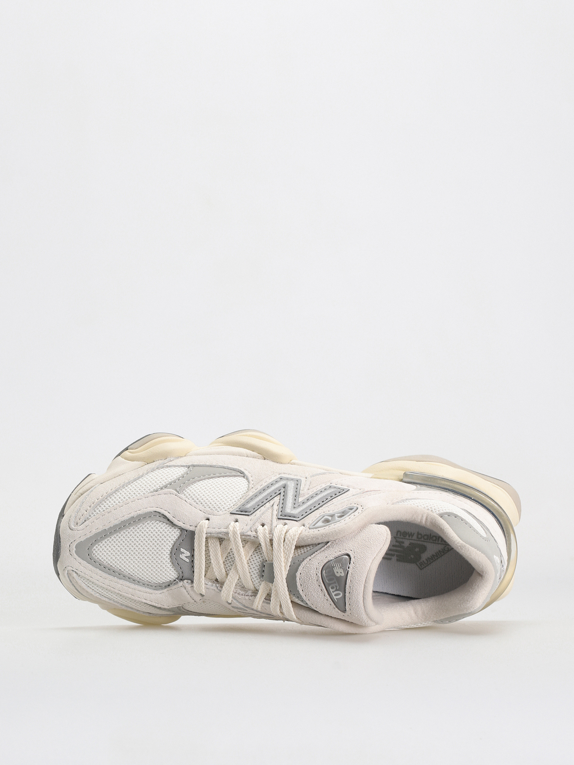 New Balance 9060 Shoes (sea salt)