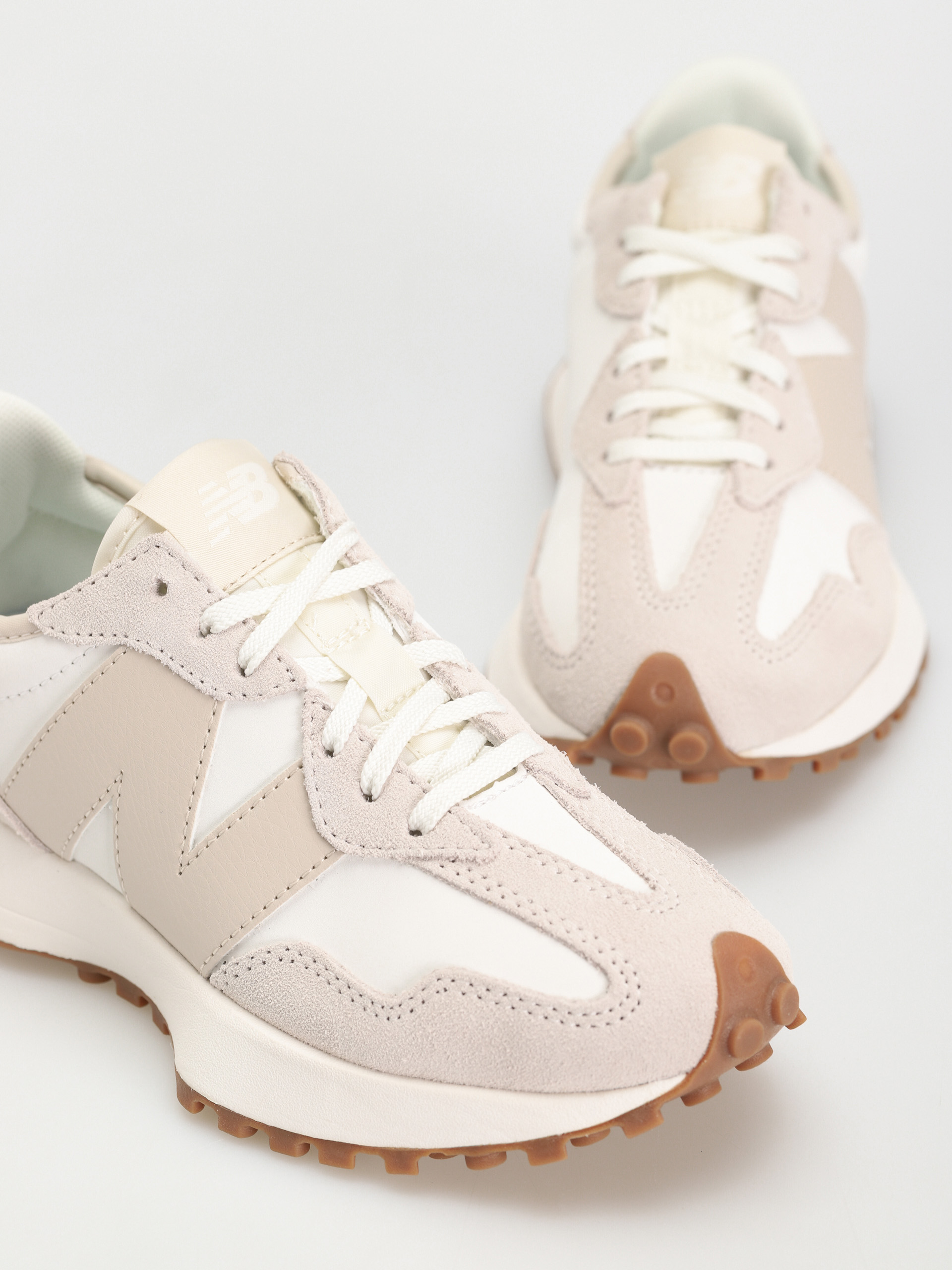 New Balance 327 Shoes Wmn (timberwolf)