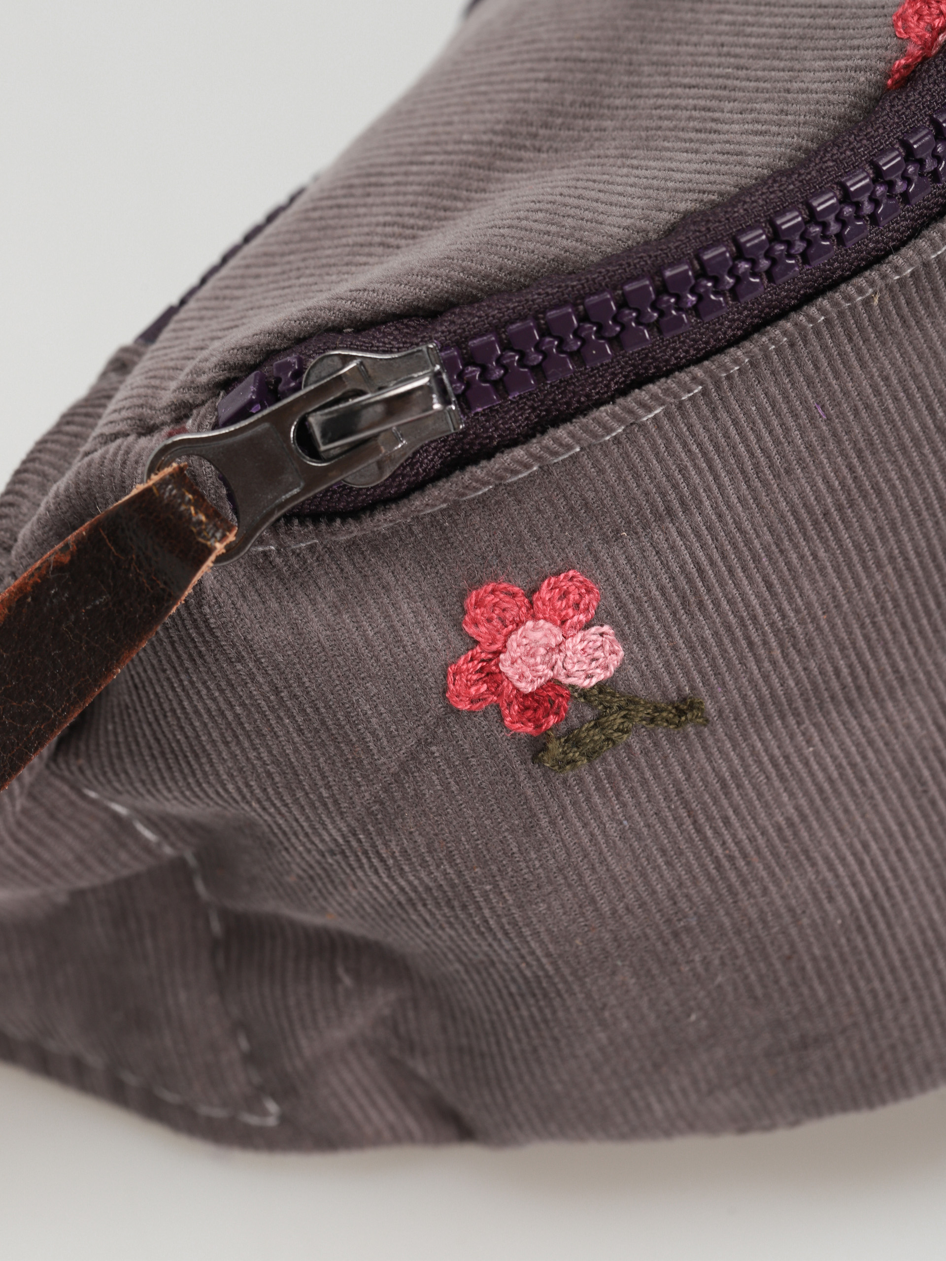 Malita Cord Bum bag (grey flowers)