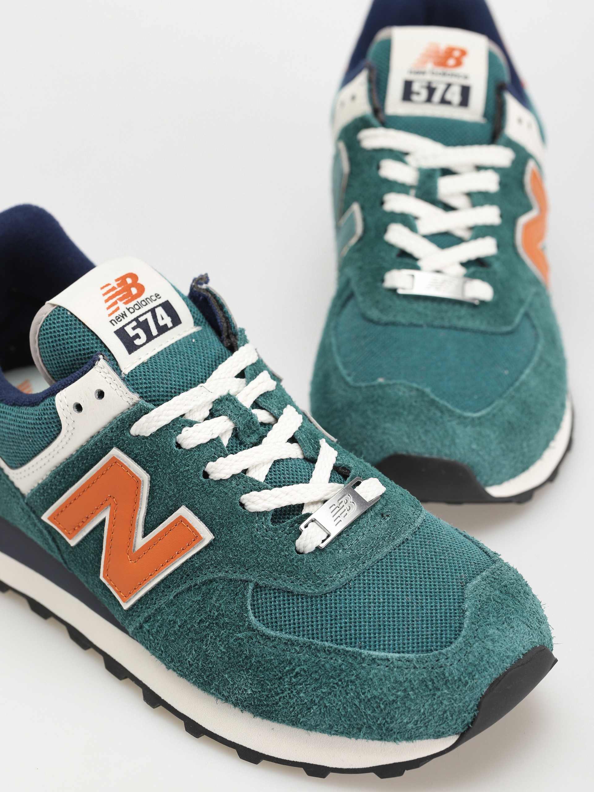 New Balance 574 Shoes (brown)