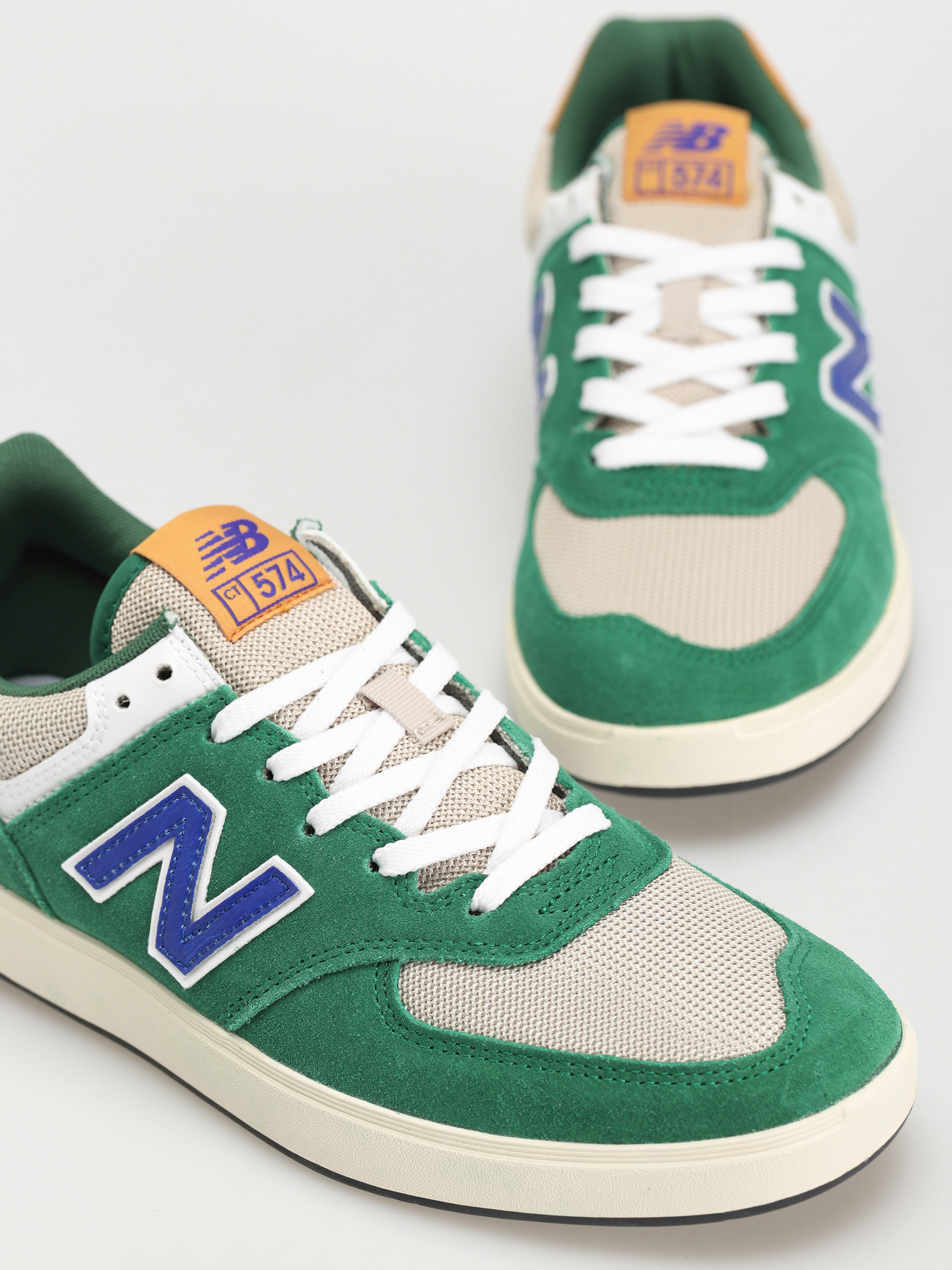 New Balance 574 Shoes (forest green)