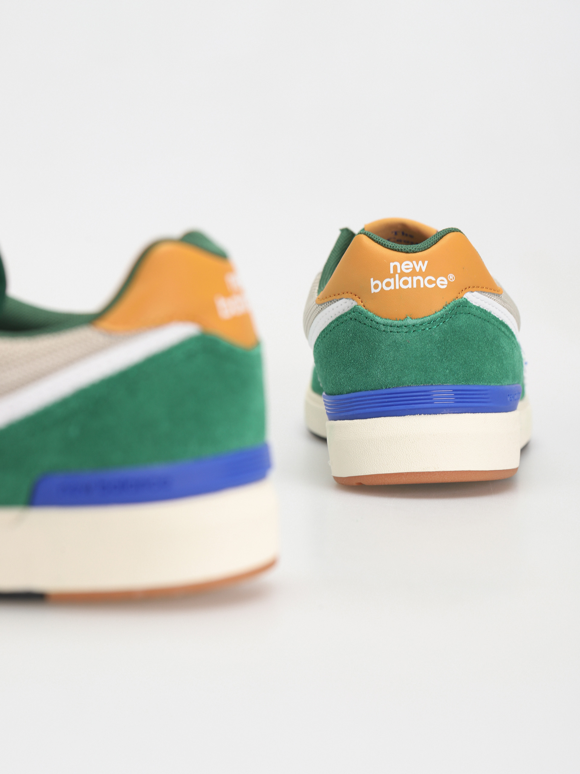 New Balance 574 Shoes (forest green)