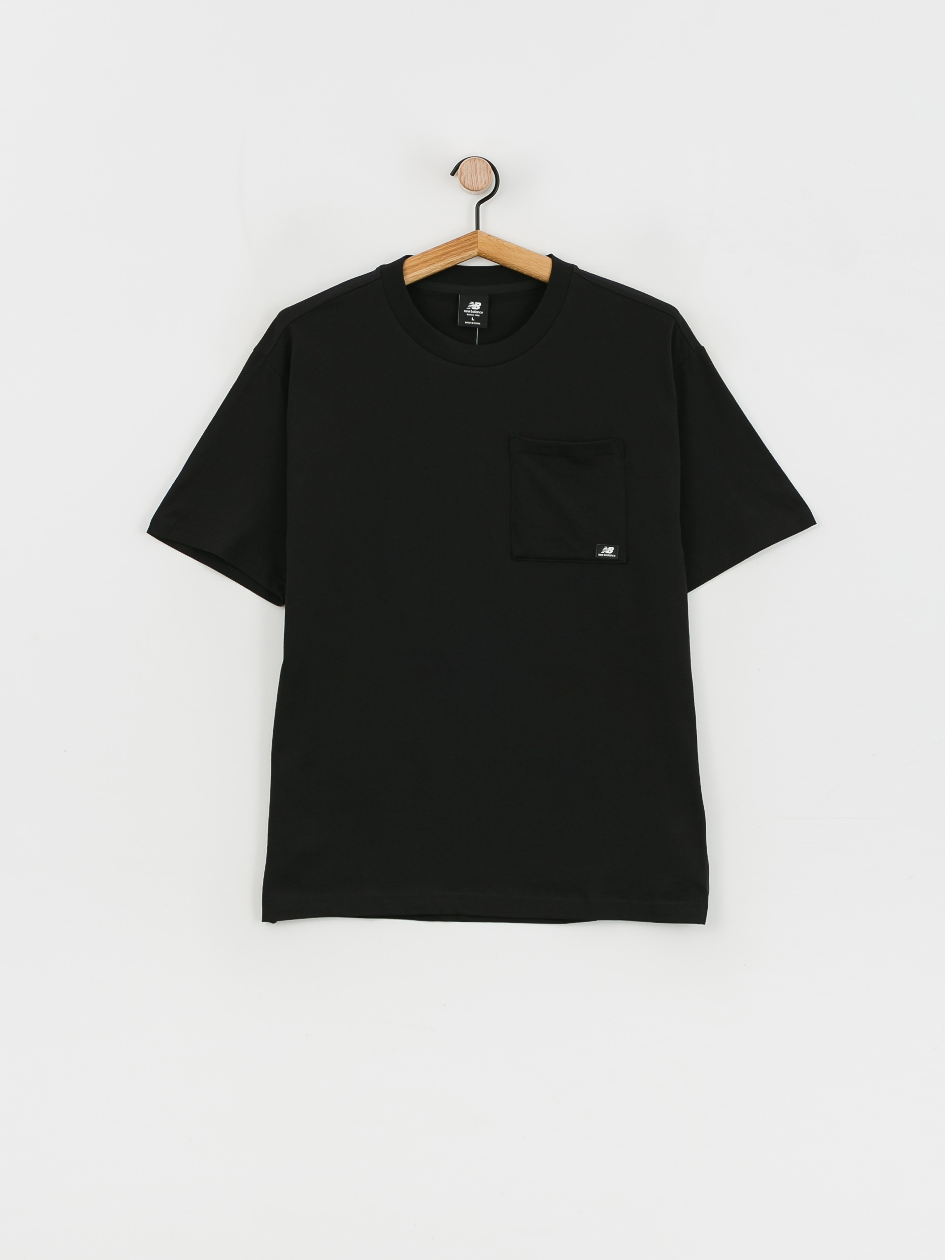 New Balance Essentials Reimagined T-shirt (black)