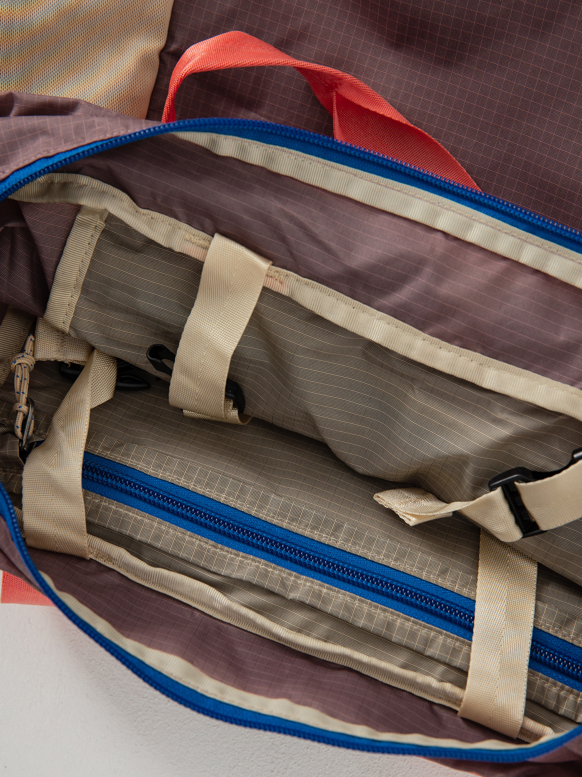 Patagonia Ultralight Black Hole Tote Pack Backpack (husk tan)