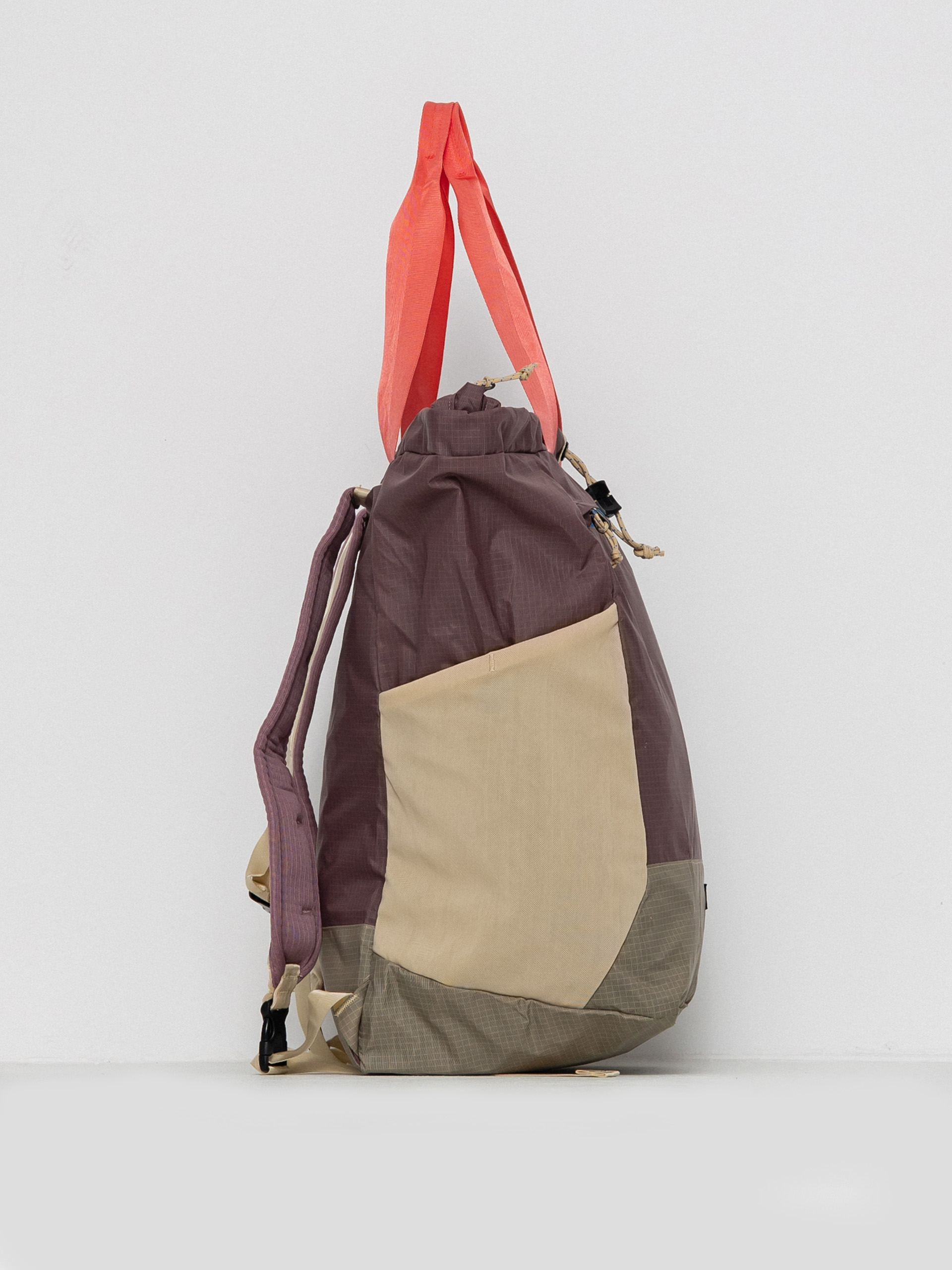 Patagonia Ultralight Black Hole Tote Pack Rucksack (husk tan)
