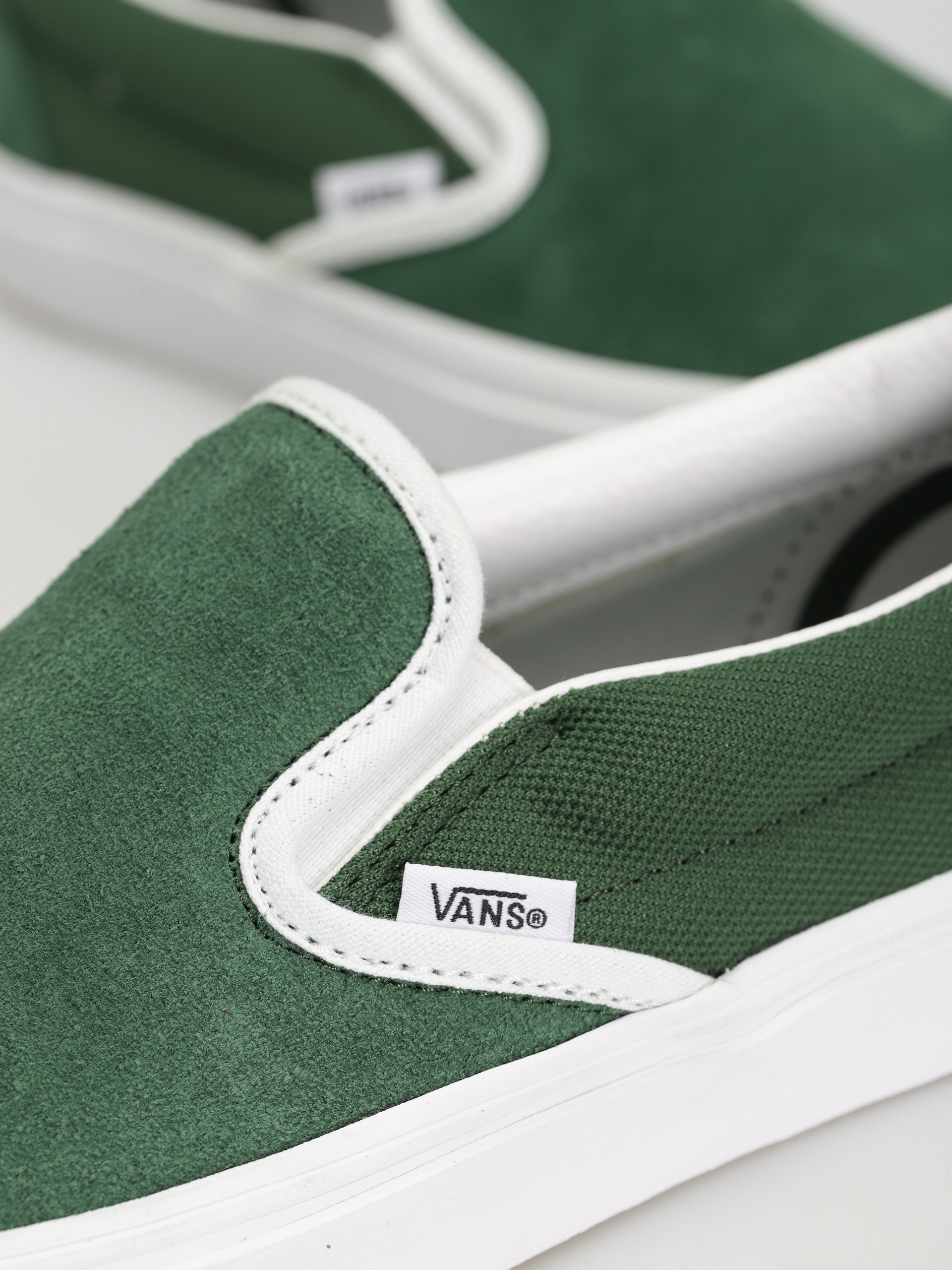Vans Classic Slip On Shoes (vans club green/white)