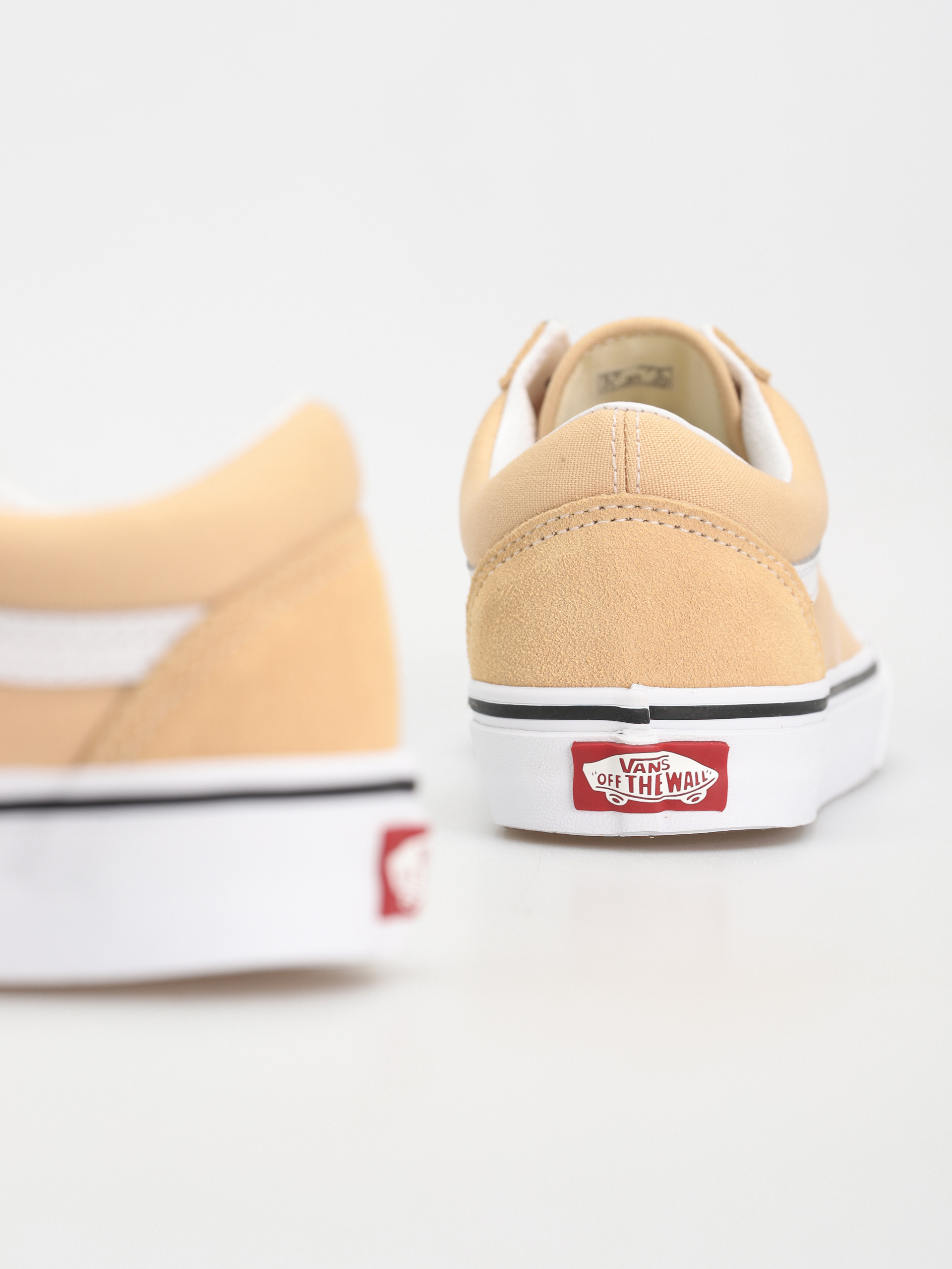 Vans Old Skool Shoes Wmn (color theory honey peach)