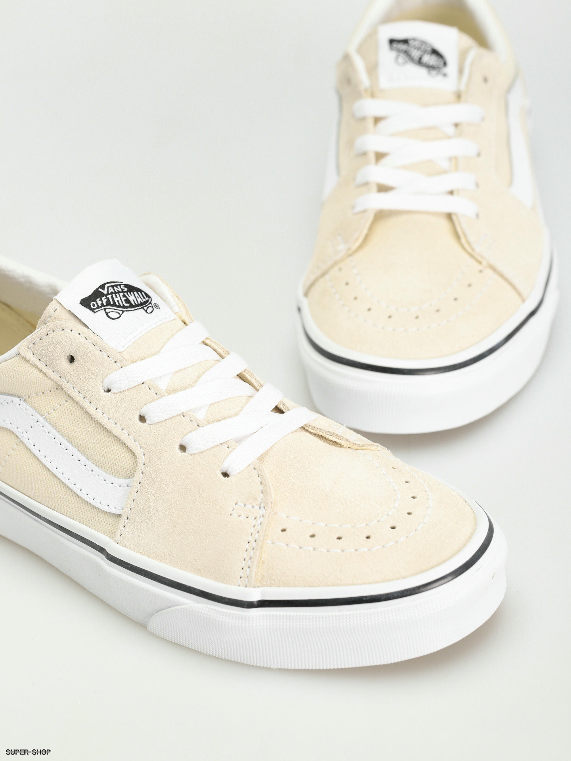 Vans hot sale white color