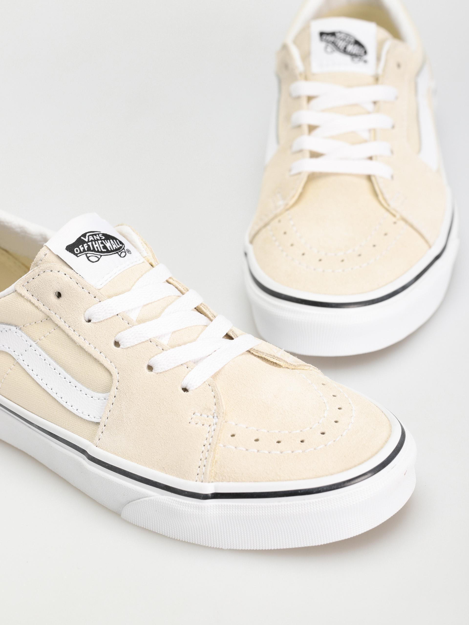 Vans Sk8 Low Shoes (color theory classic white/true white)