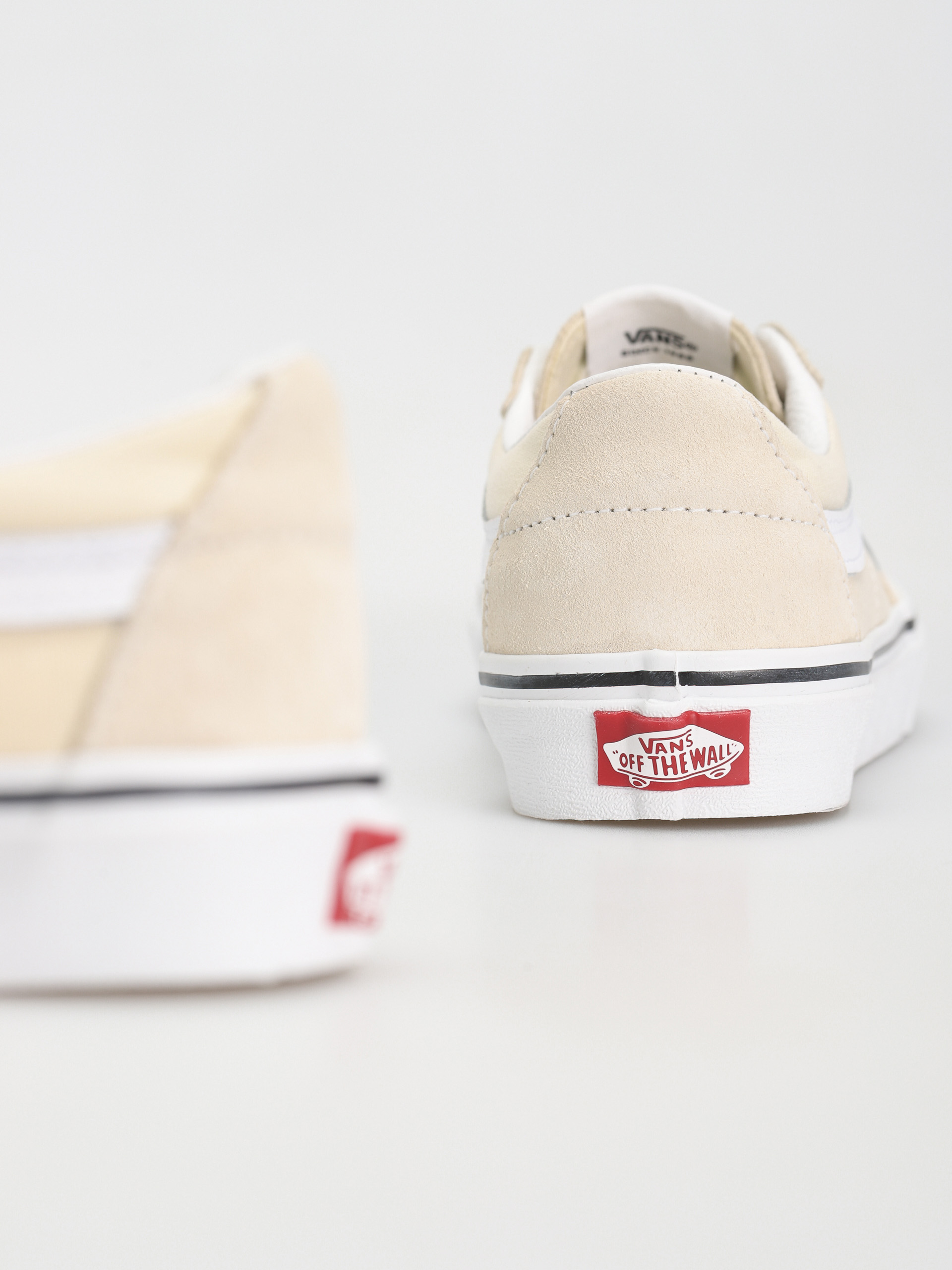 Vans Sk8 Low Shoes (color theory classic white/true white)