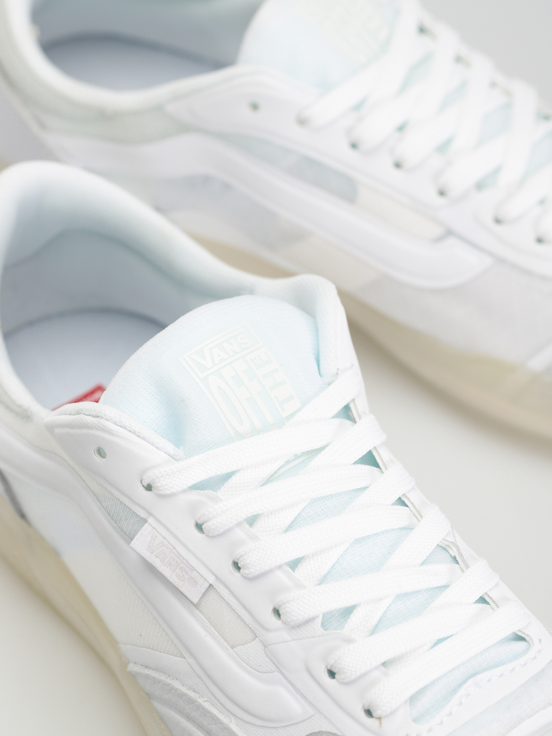 Vans Ave Schuhe (leather white/white)