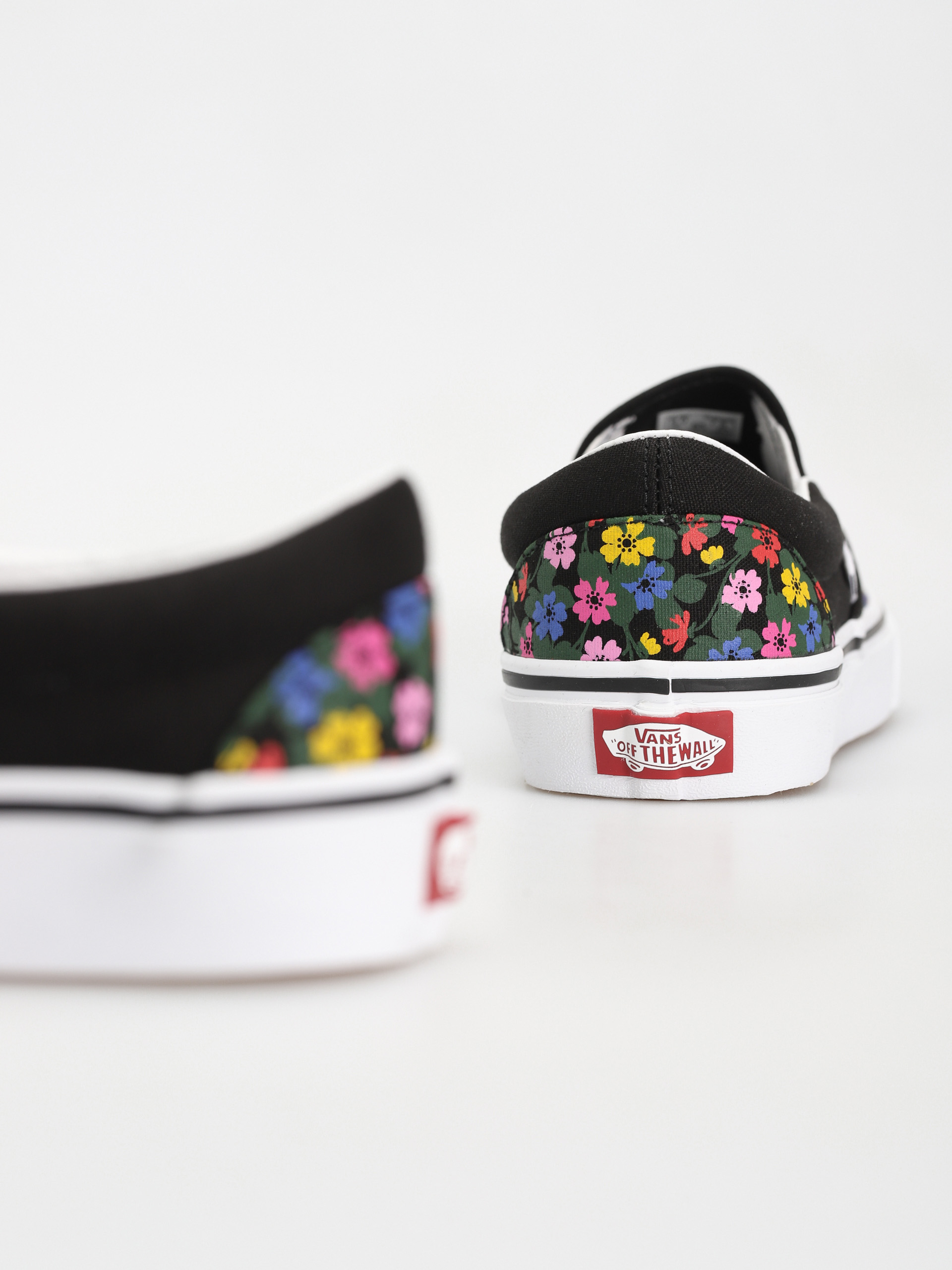 Vans Classic Slip On Shoes Wmn (floral black/white)