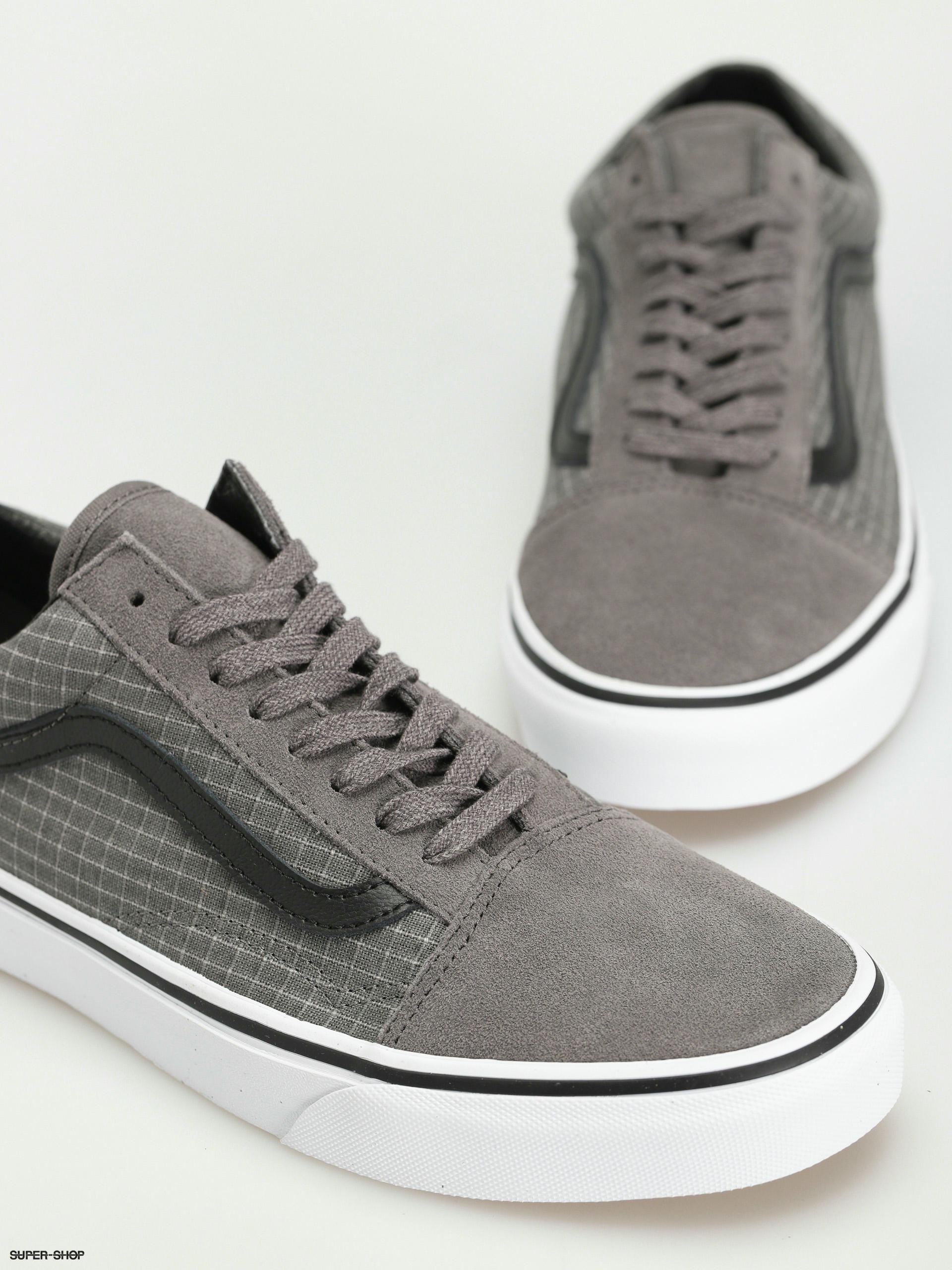 Old skool frost 2025 grey vans