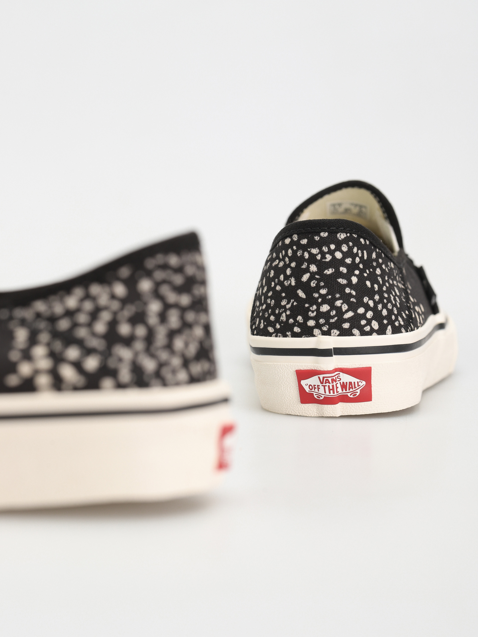 Vans Slip On VR3 Sf Shoes Wmn (butterfly black/multi)