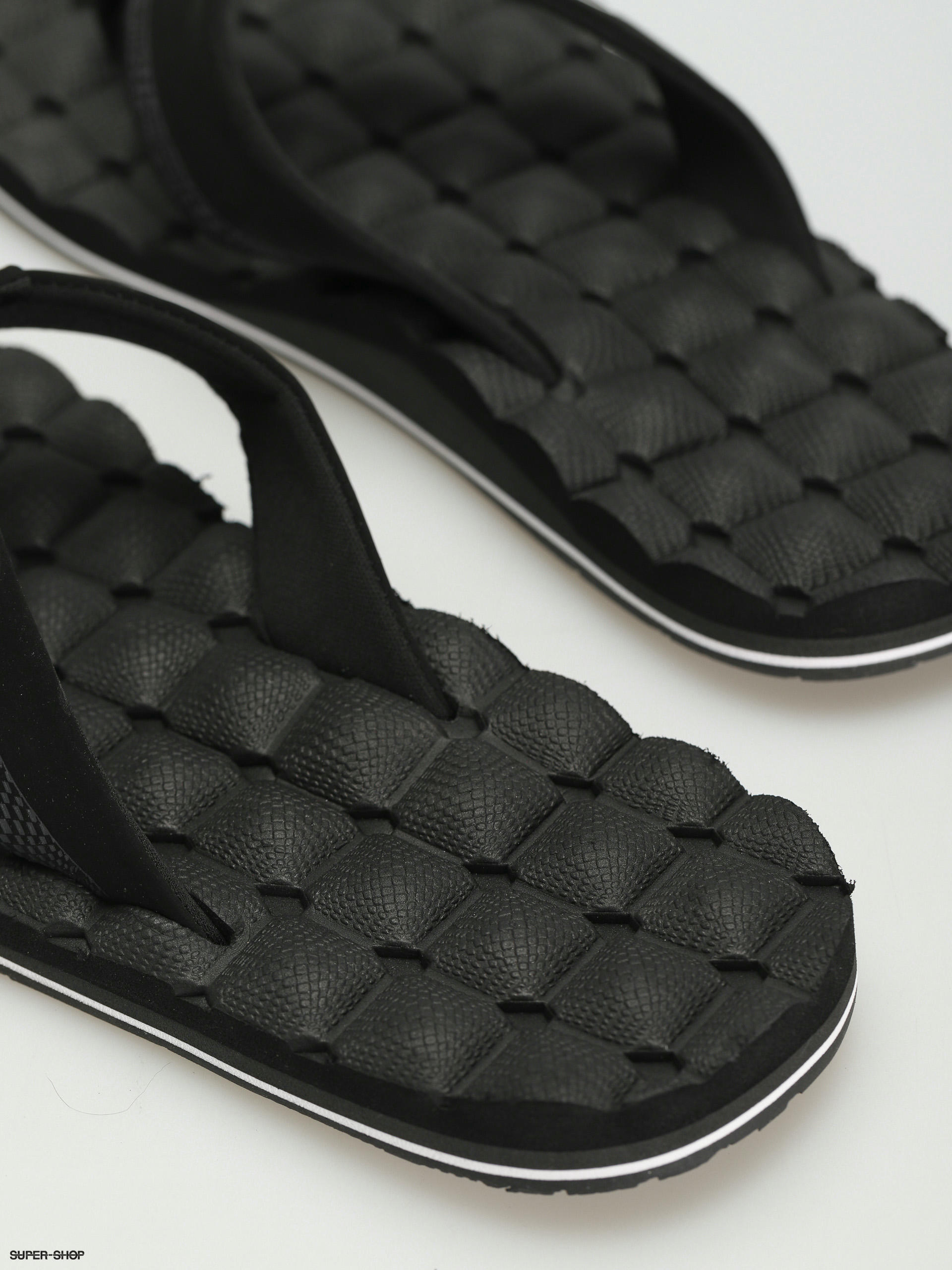 Volcom Recliner Flip flops black white