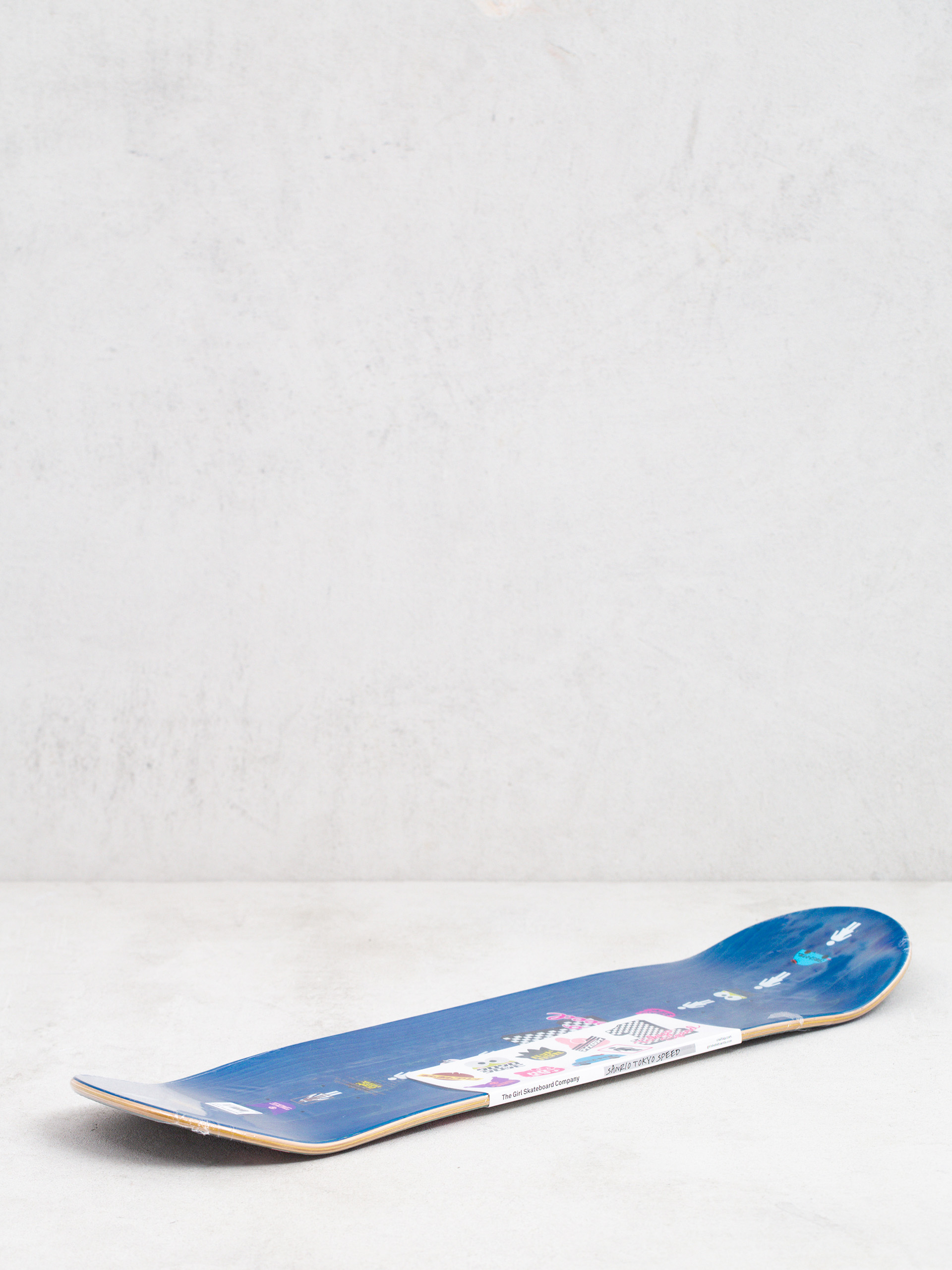 Girl Skateboard Geering Sanrio Tokyo Deck (black)