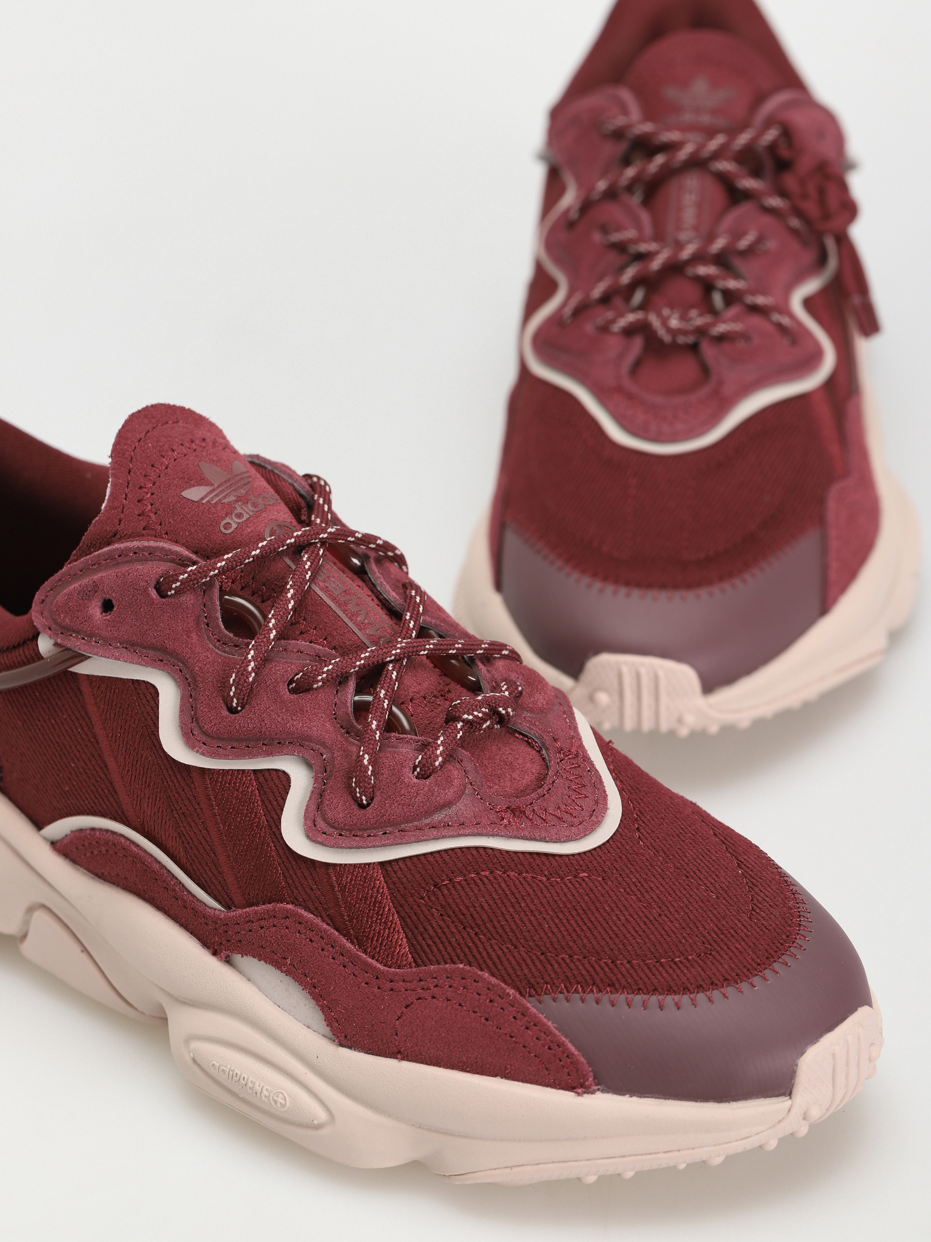 adidas Originals Ozweego Shoes Wmn (shared/wontau/shared)