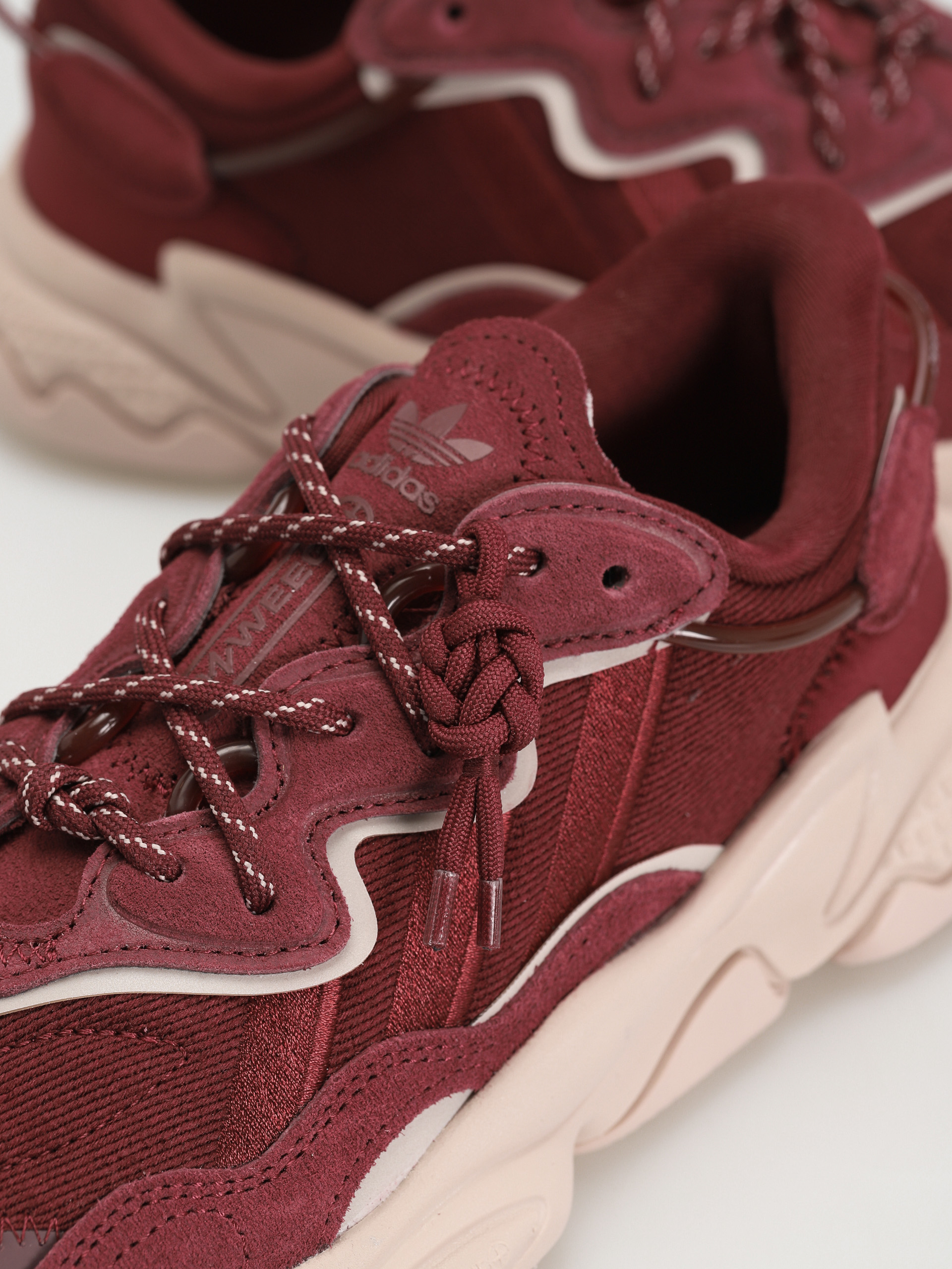 adidas Originals Ozweego Shoes Wmn (shared/wontau/shared)