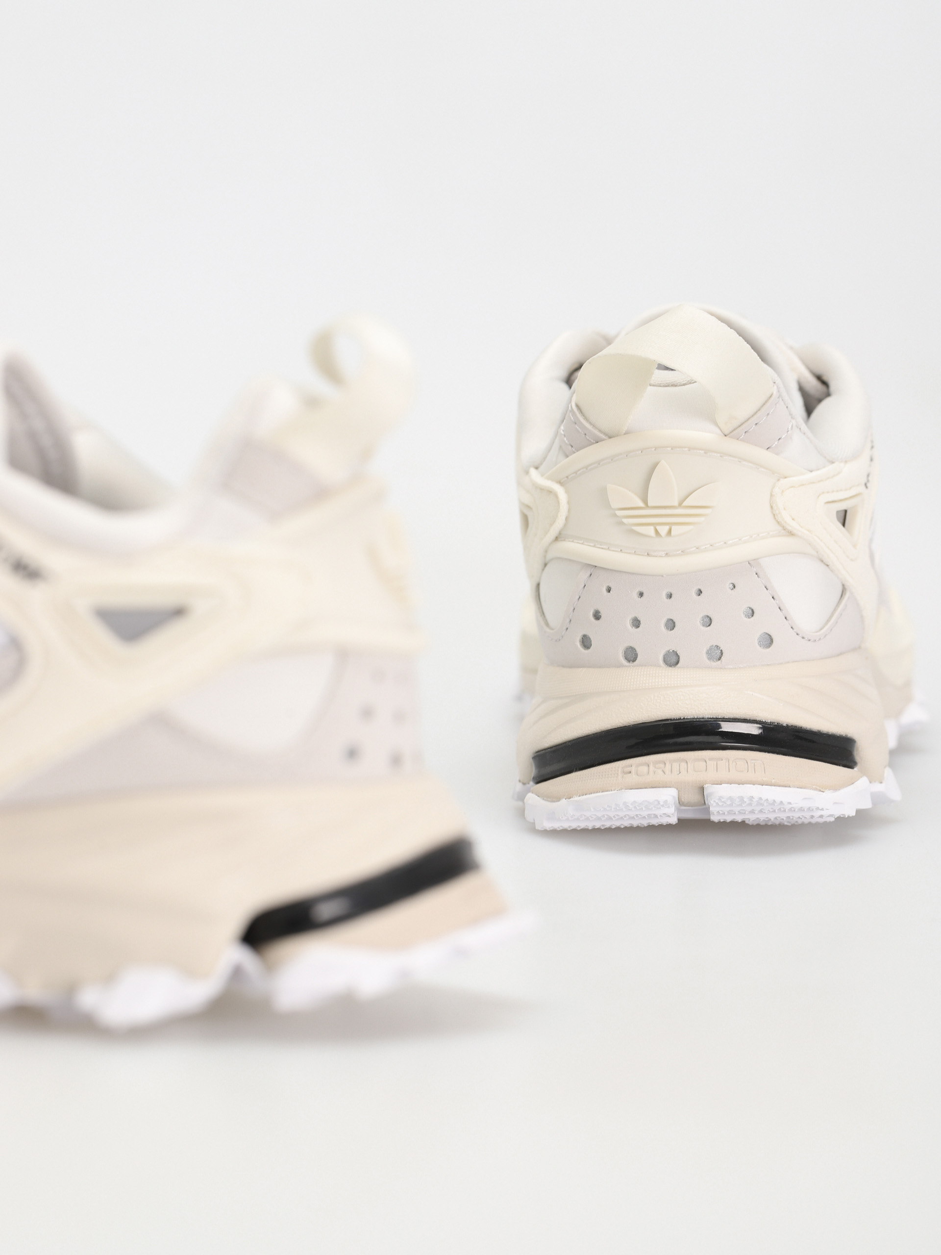 adidas Originals Hyperturf Schuhe Wmn (greone/ftwwht/owhite)