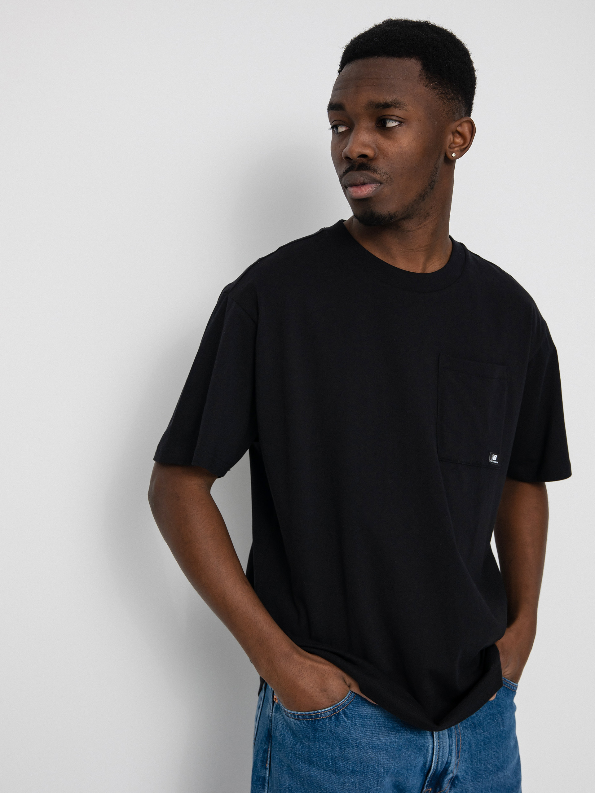 New Balance Essentials Reimagined T-shirt (black)