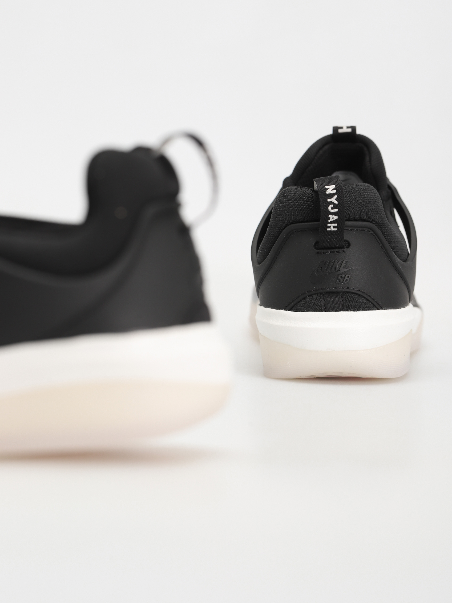 Nike SB Nyjah 3 Shoes (black/white black summit white)