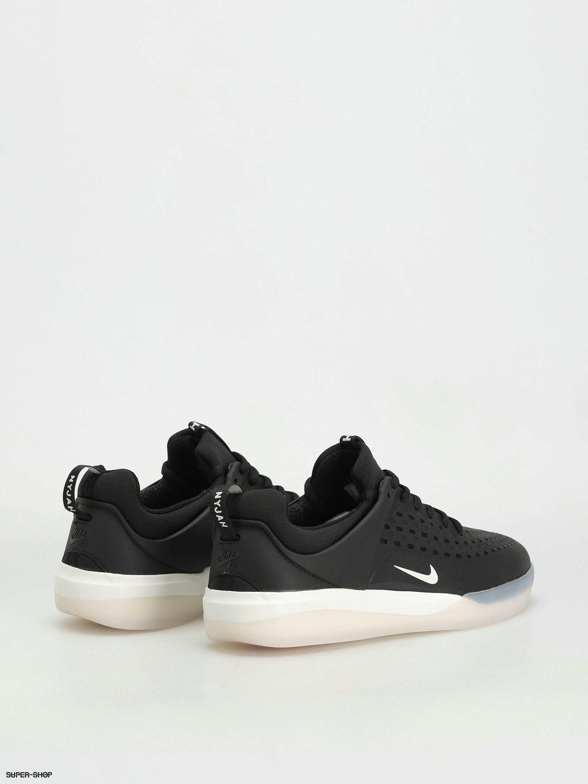 Nike nyjah cheap black white