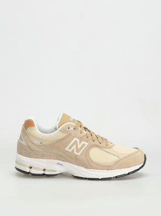 New Balance 2002R Shoes (beige)