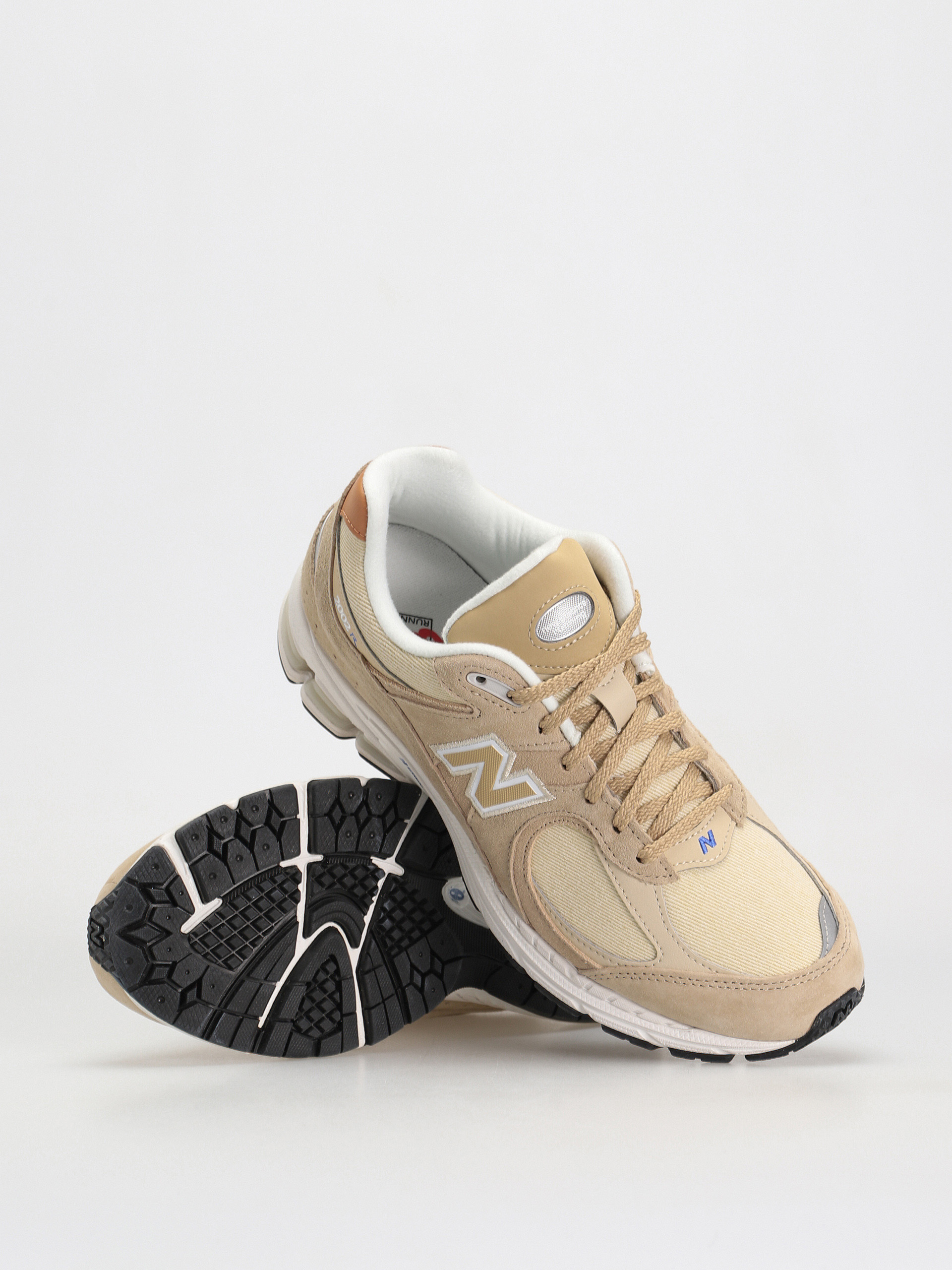 New Balance 2002R Shoes (beige)