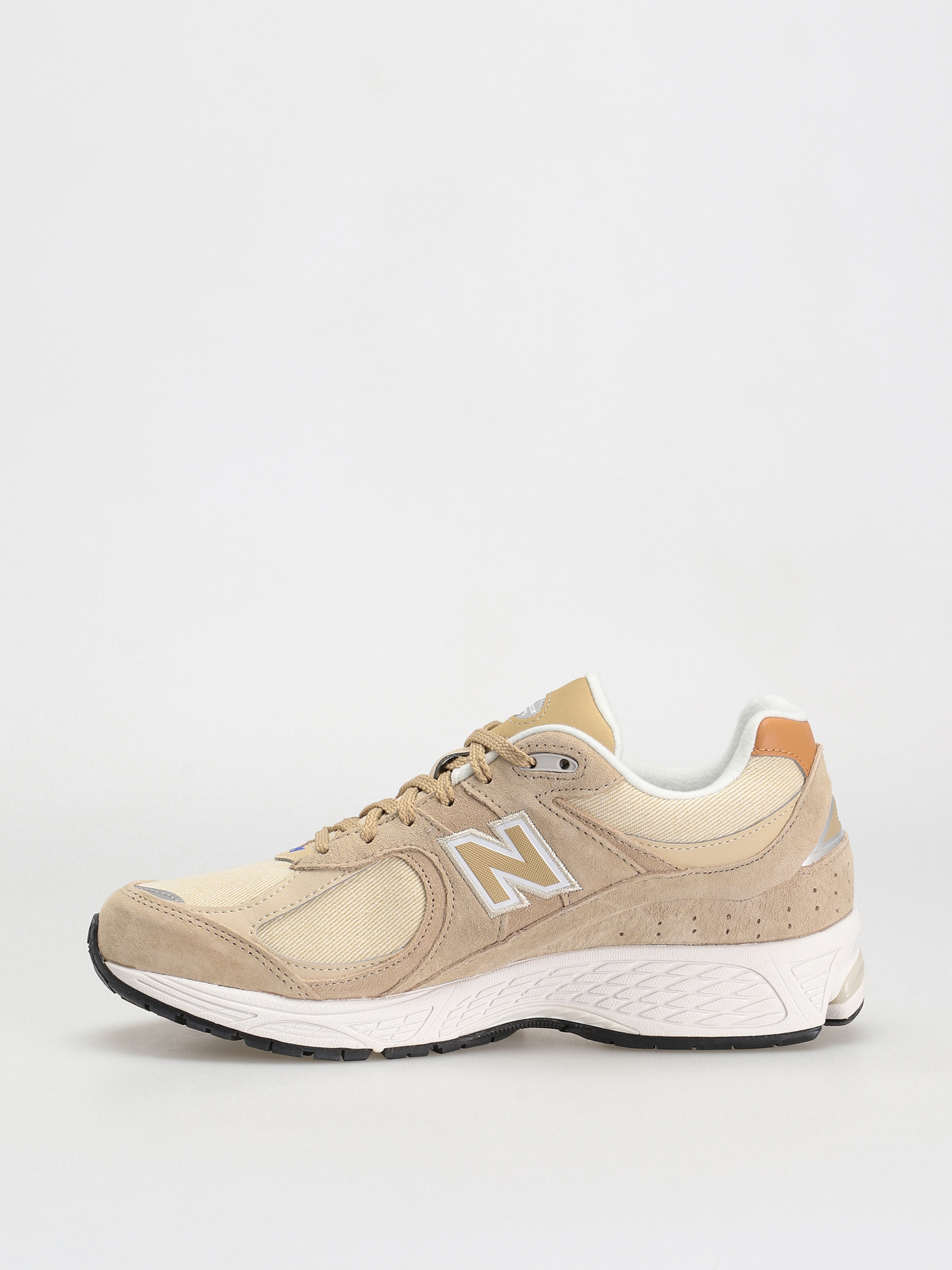 New Balance 2002R Shoes (beige)