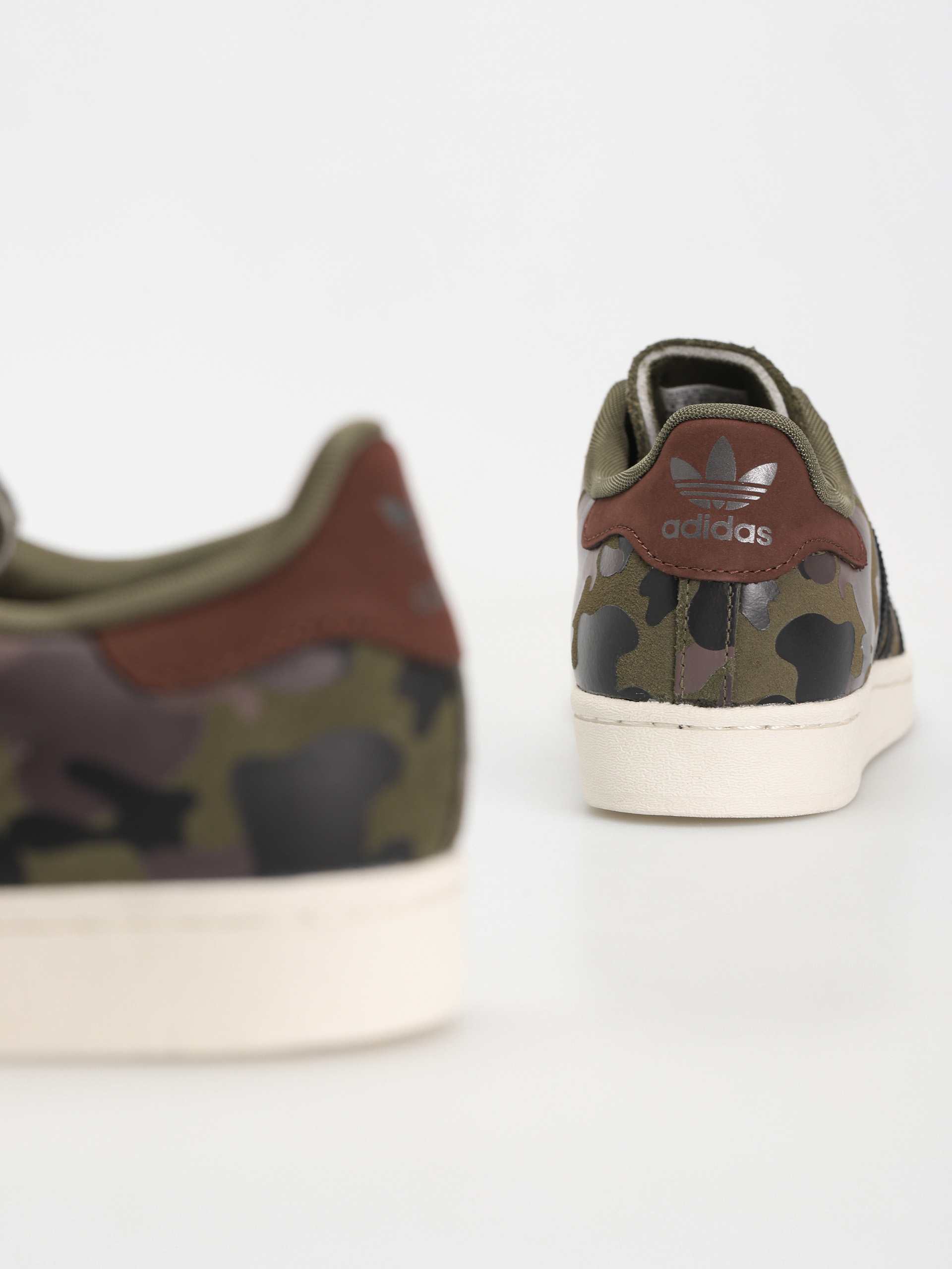 adidas Originals Superstar Shoes (olistr/mesa/ngtred)