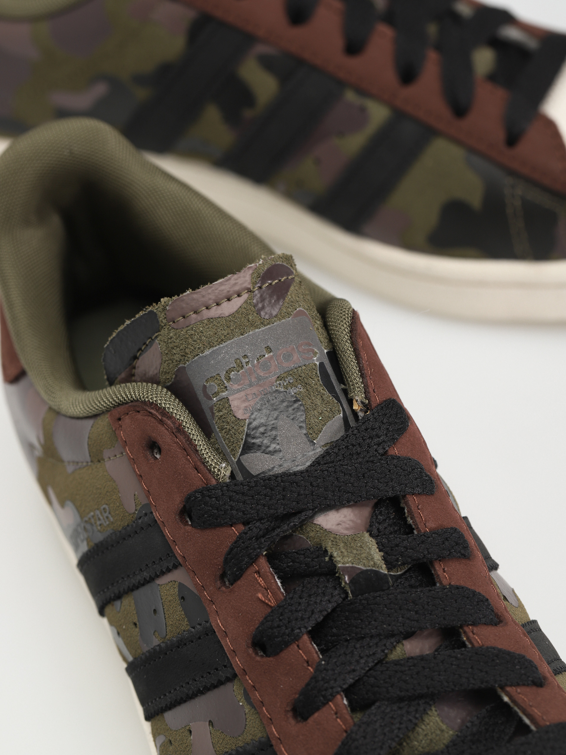 adidas Originals Superstar Shoes (olistr/mesa/ngtred)