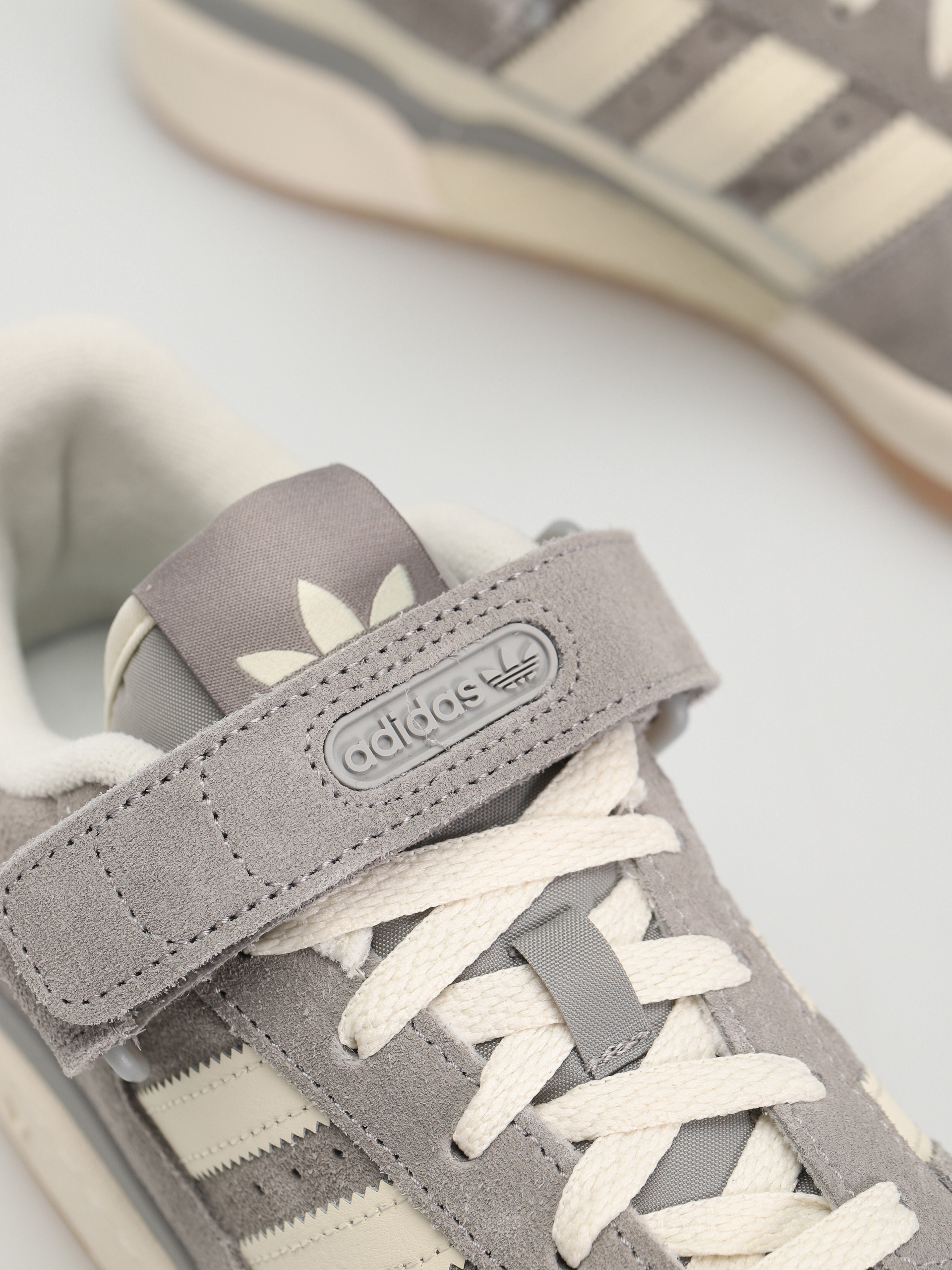 adidas Originals Forum Low Schuhe (chsogr/cwhite/gum3)